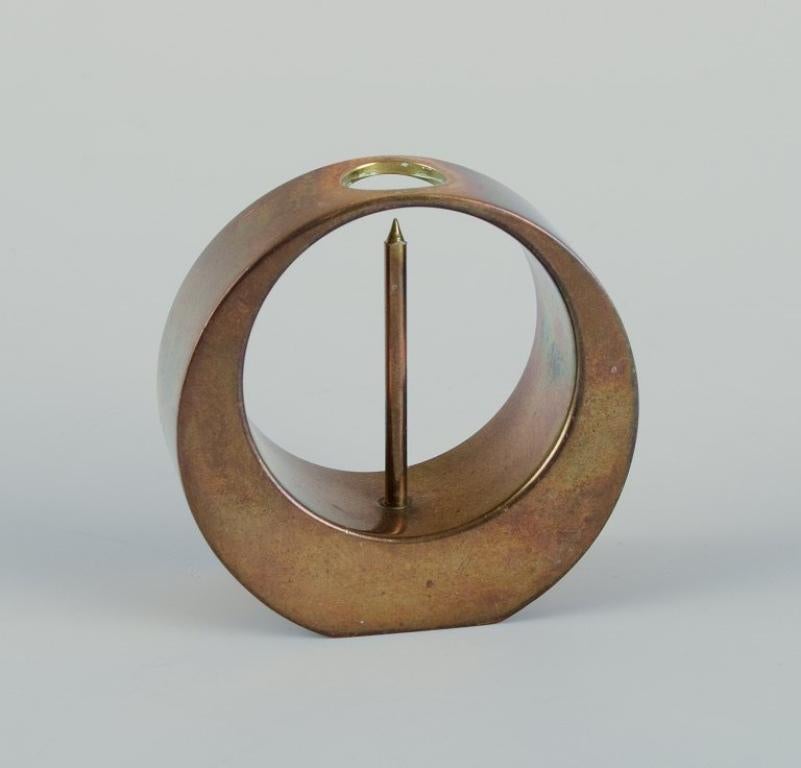 Arthur Pe para Kolbäck, Suecia. Tres candelabros pequeños de latón. Desde alrededor de 1970. Moderno en venta