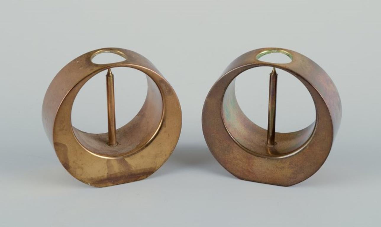 Arthur Pe para Kolbäck, Suecia. Tres candelabros pequeños de latón. Desde alrededor de 1970. en Excelente estado para la venta en Copenhagen, DK