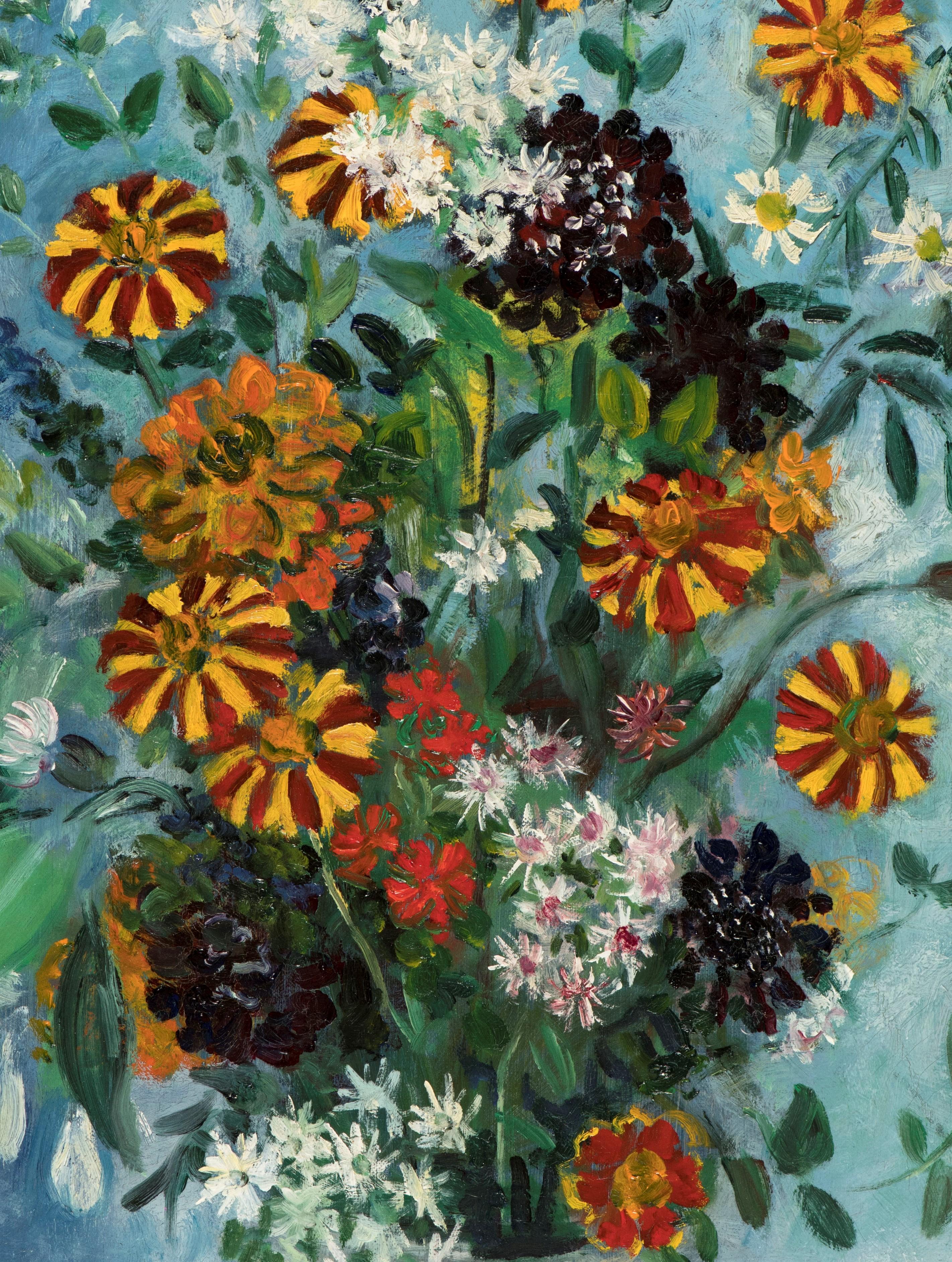 Fiori contro un muro blu - Painting Moderno di Arthur Percy