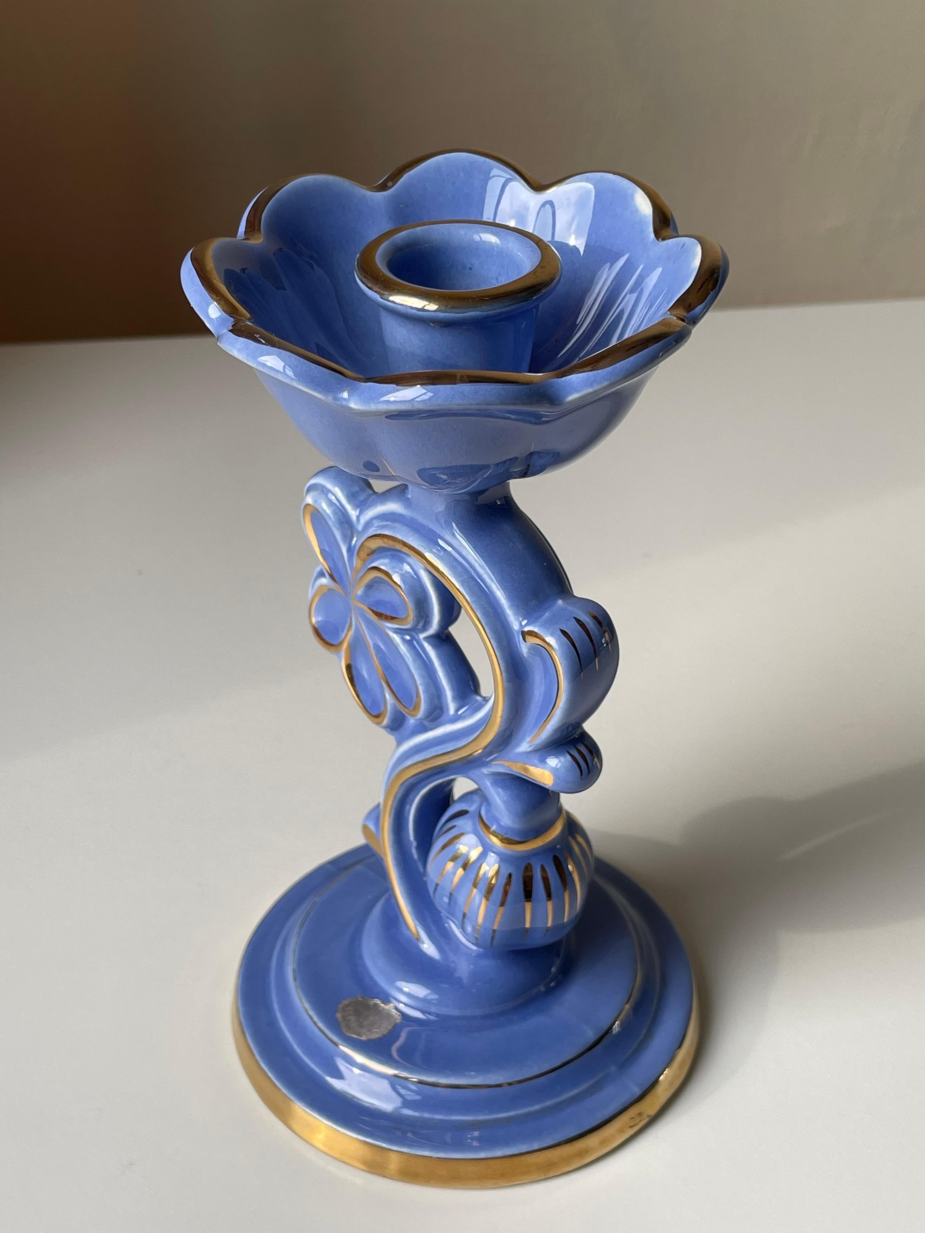 Arthur Percy, bougeoir en porcelaine bleue et dorée, 1952 en vente 10