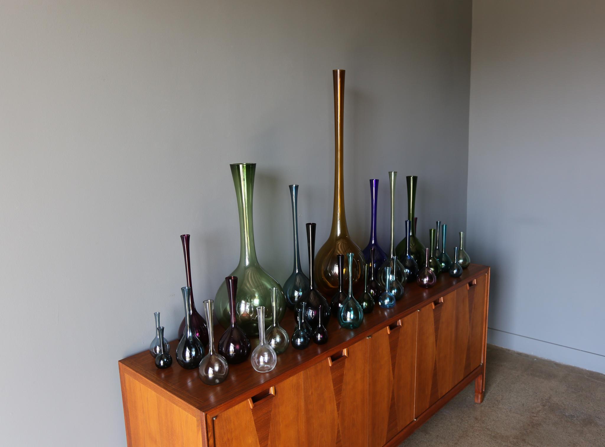 Arthur Percy Collection of 32 Glass Vases for Gullaskruf of Sweden, circa 1955 1