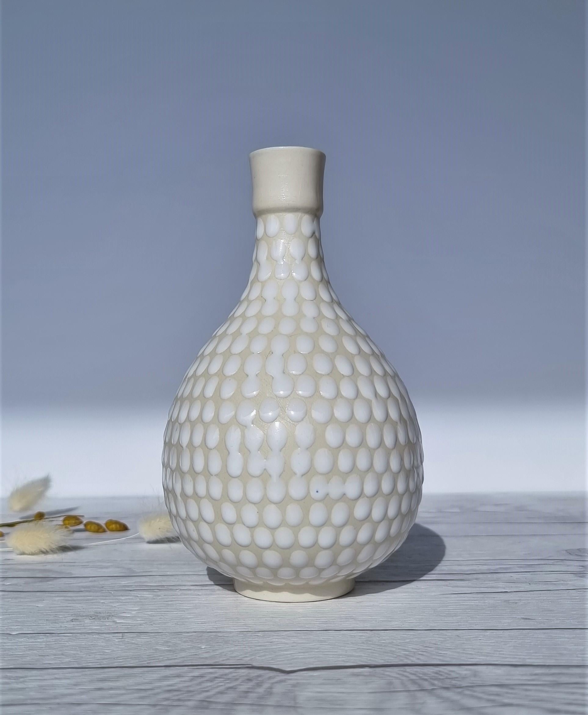 Arthur Percy for Gefle Upsala Ekeby, Buttermilk / Daisy White Dotted Relief Vase For Sale 2