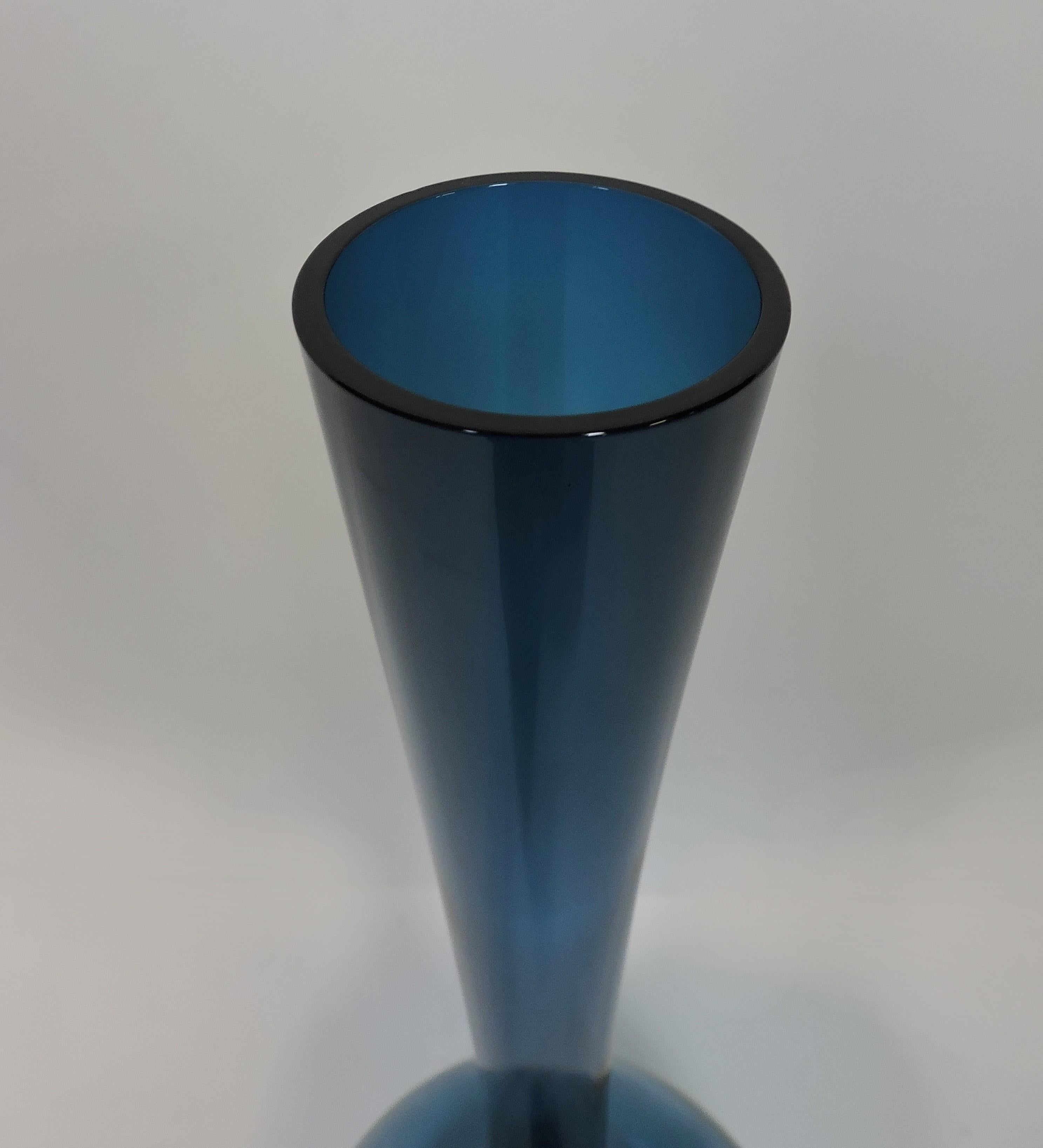 Fait main Vase d'art moderne suédois du milieu du siècle dernier d'Arthur Percy pour Gullaskruf en vente