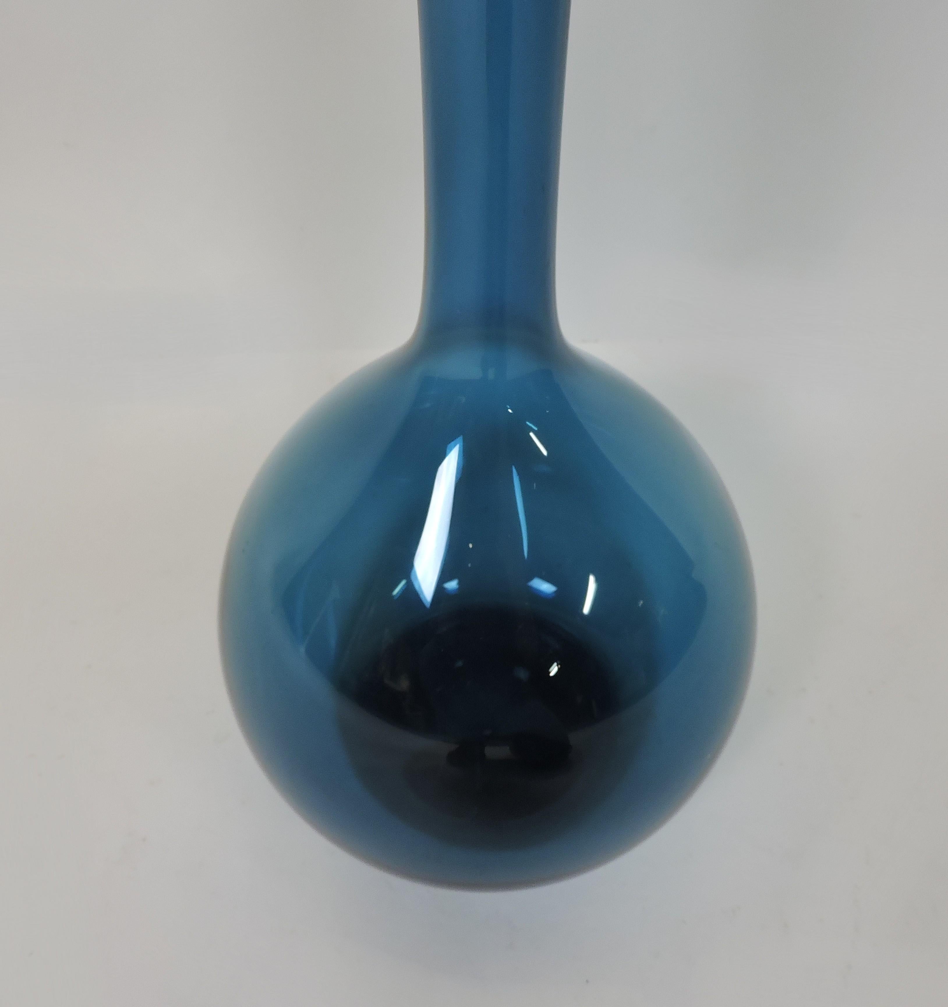 Scandinavian Modern Arthur Percy Midcentury Swedish Modern Art Glass Vase for Gullaskruf For Sale
