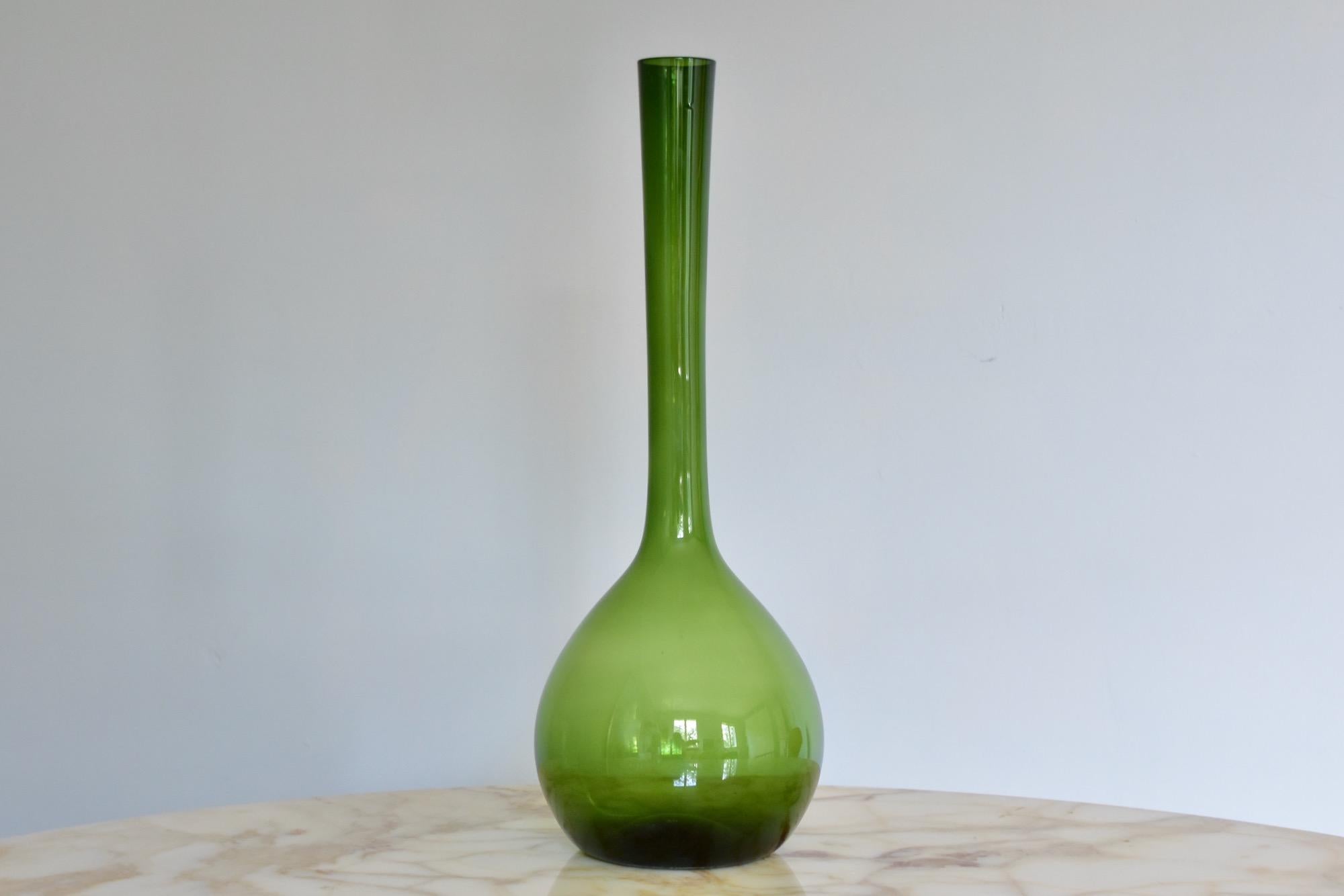 Arthur Percy Modern Art Glass Vase for Gullaskruf Made in Sweden 1