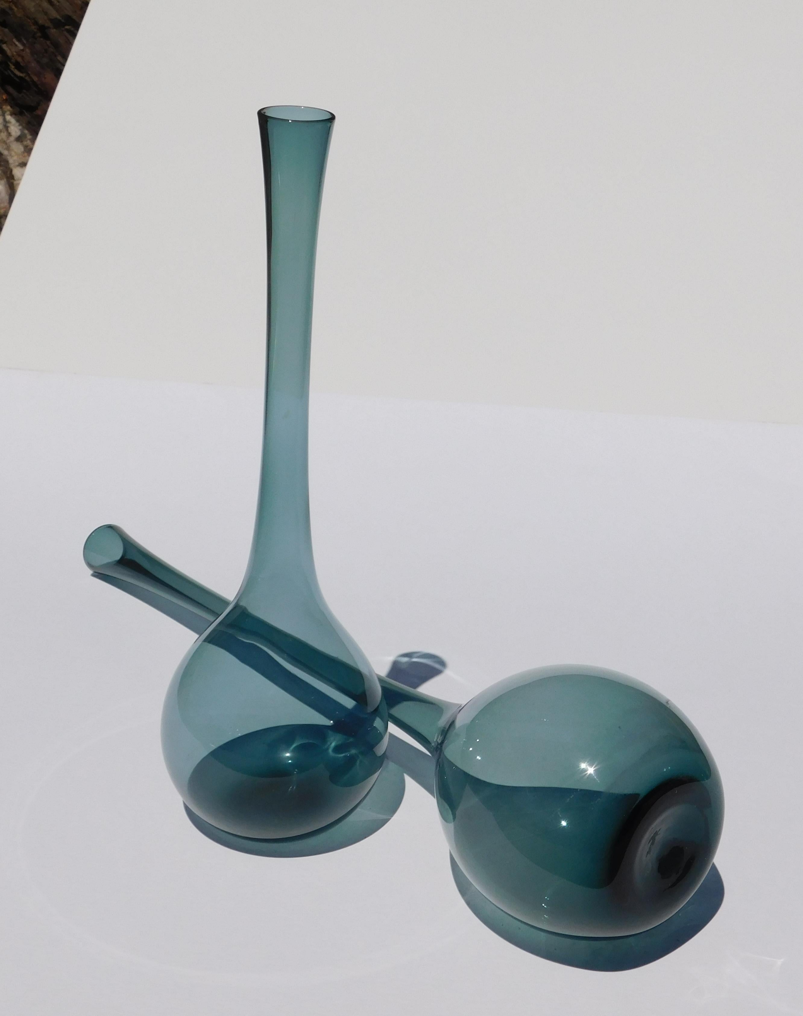 Suédois Paire de vases en verre d'art Arthur Percy pour Gullaskruf, Suède, Bleu fumé en vente