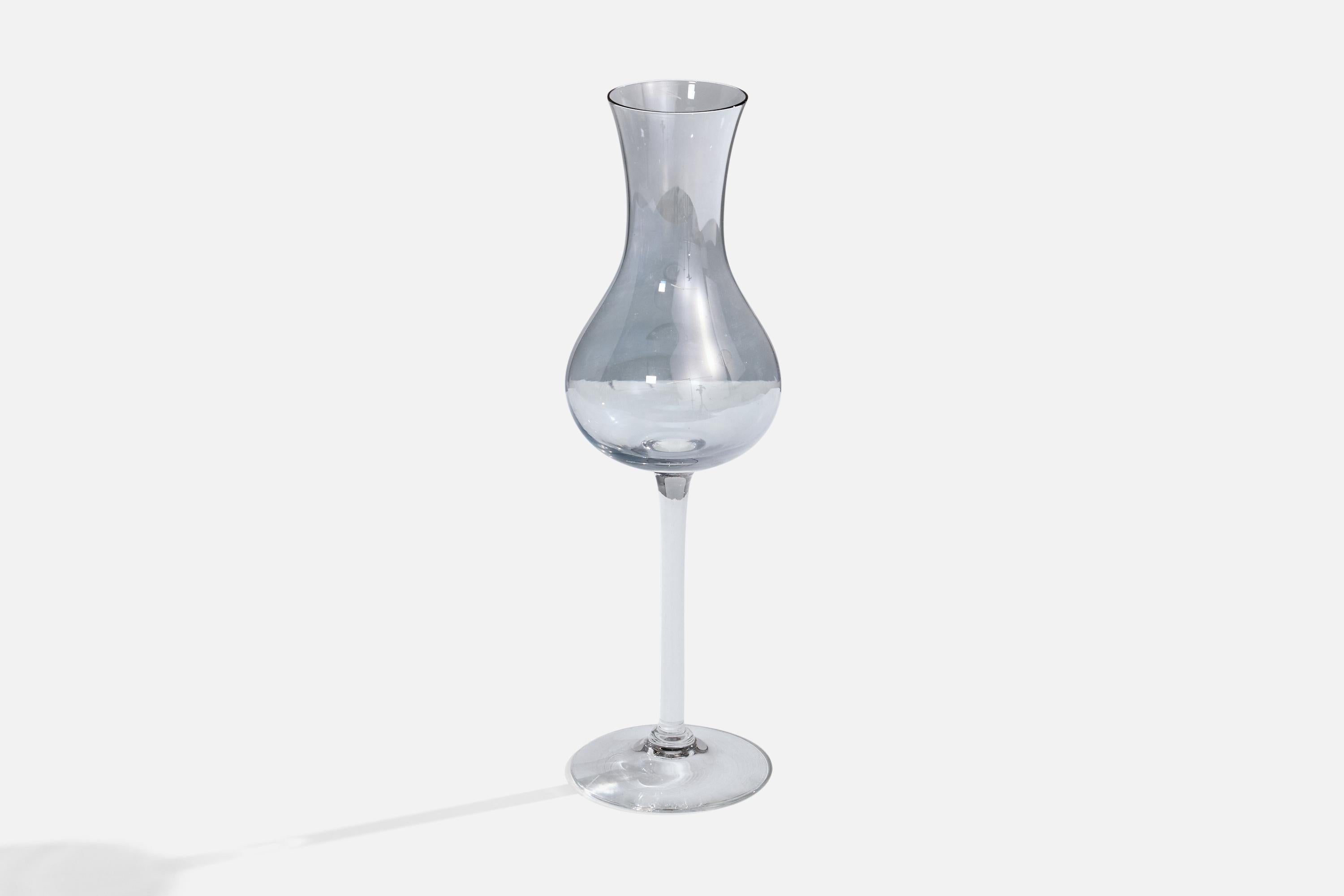 Vaso in vetro disegnato da Arthur Percy e prodotto da Gullaskruf, Svezia, anni '50 circa.

Dimensioni complessive (pollici): 12,8 