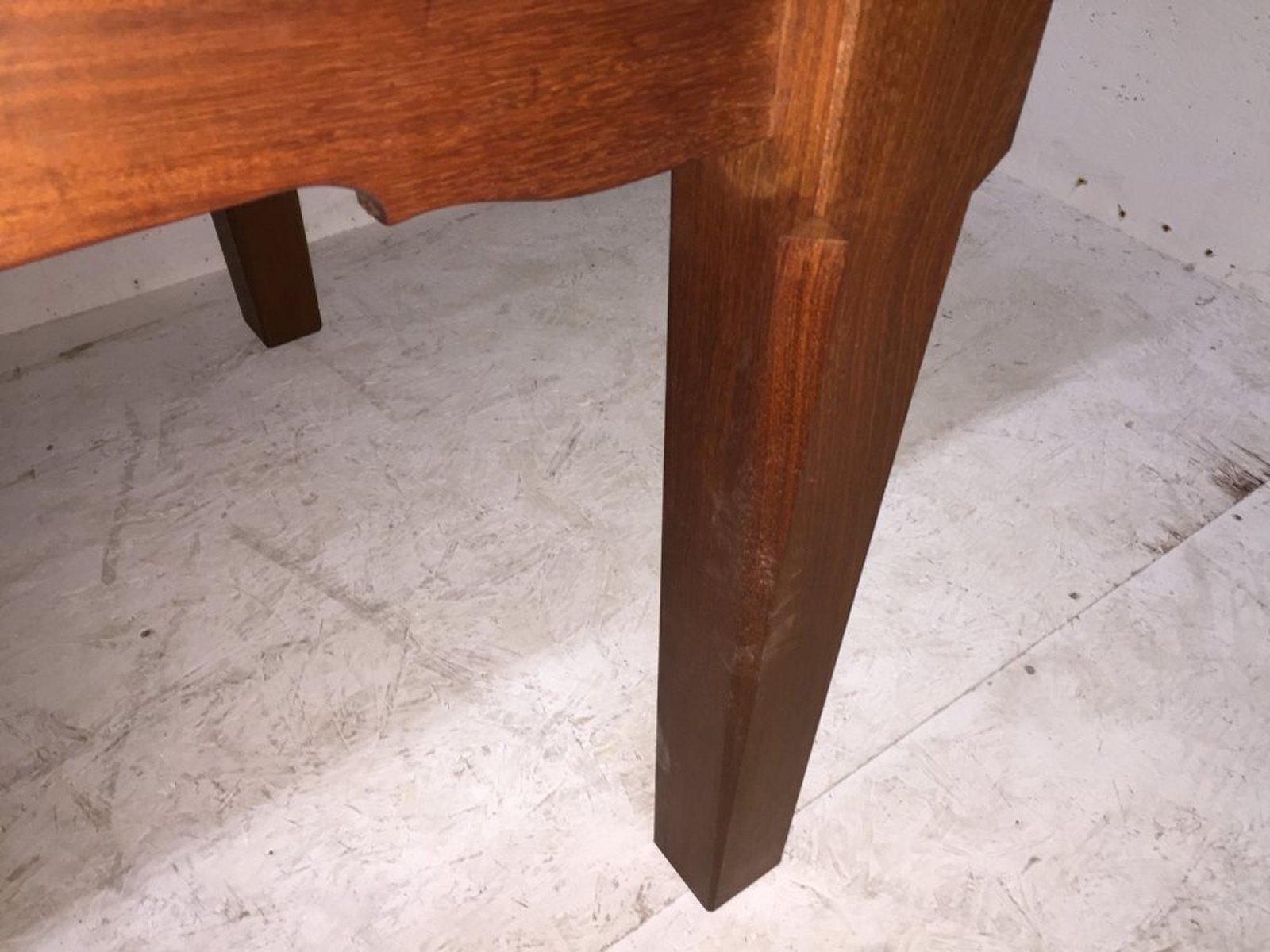 Arthur Simpson Attr an English Arts & Crafts Walnut Slide Extending Dining Table In Good Condition For Sale In London, GB