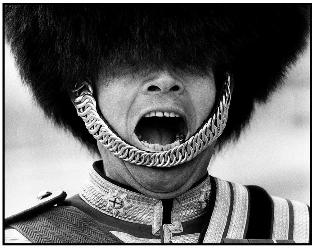 Drum Major Kirk

By Arthur Steel 

Paper size: 34 x 26" / 86 x 66 cm

Silver Gelatin Print
1970 (printed later)
unframed
hand signed
limited edition of 50

note other print sizes and framing options are available, please enquire for