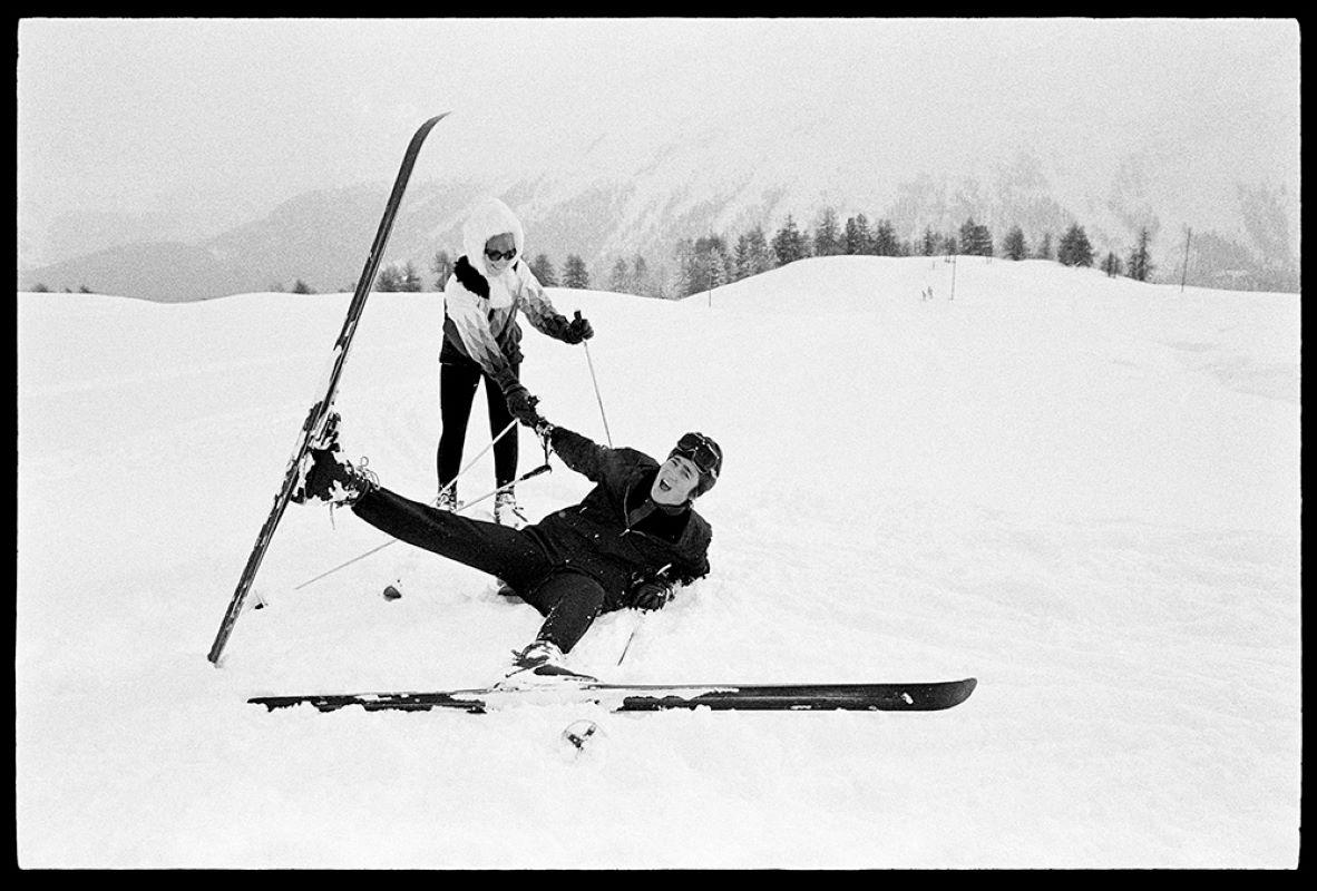 John Lennon Skiing

By Arthur Steel 

Paper size: 44 x 33.5" / 112 x 85 cm

Silver Gelatin Print
1960 (printed later)
unframed
hand signed
limited edition of 30

note other print sizes and framing options are available, please enquire for