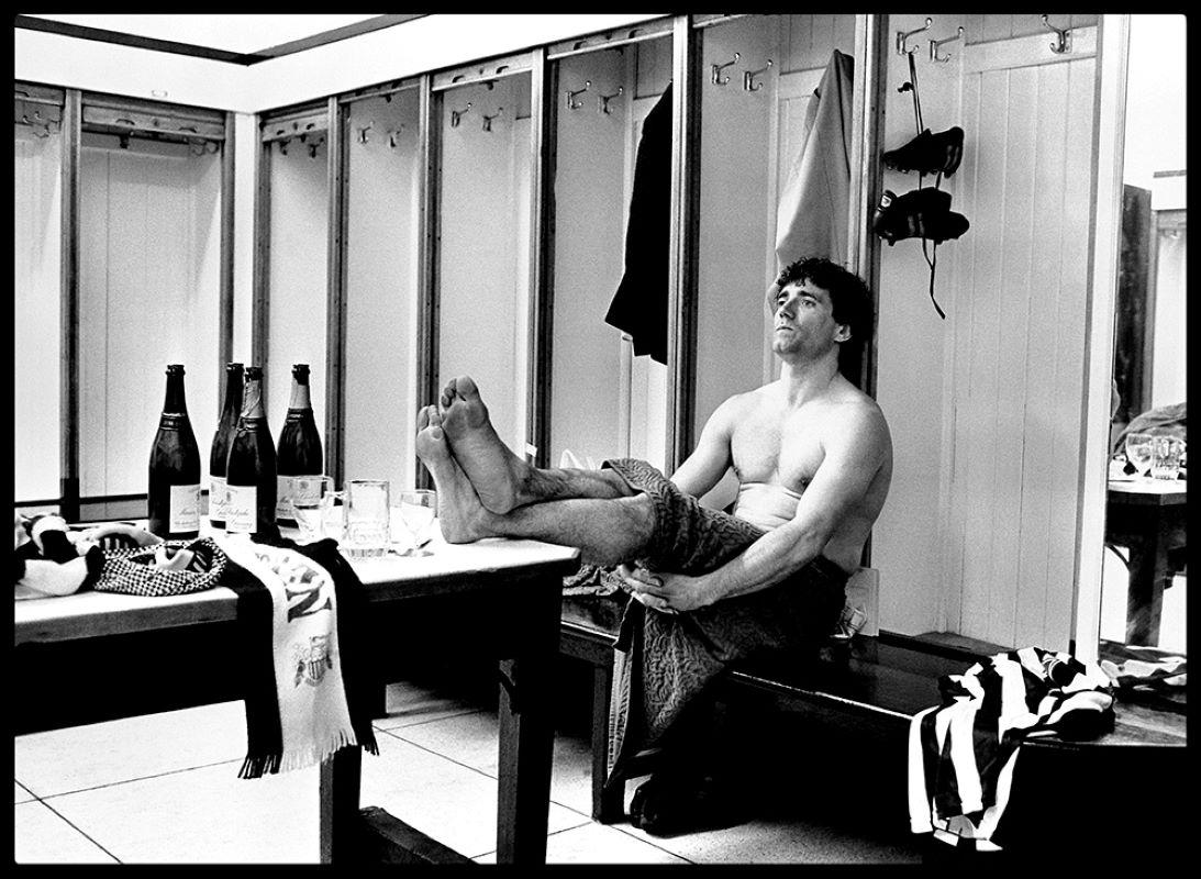 Kevin Keegan

By Arthur Steel 

Paper size: 44 x 33.5" / 112 x 85 cm

Silver Gelatin Print
1980 (printed later)
unframed
hand signed
limited edition of 30

note other print sizes and framing options are available, please enquire for