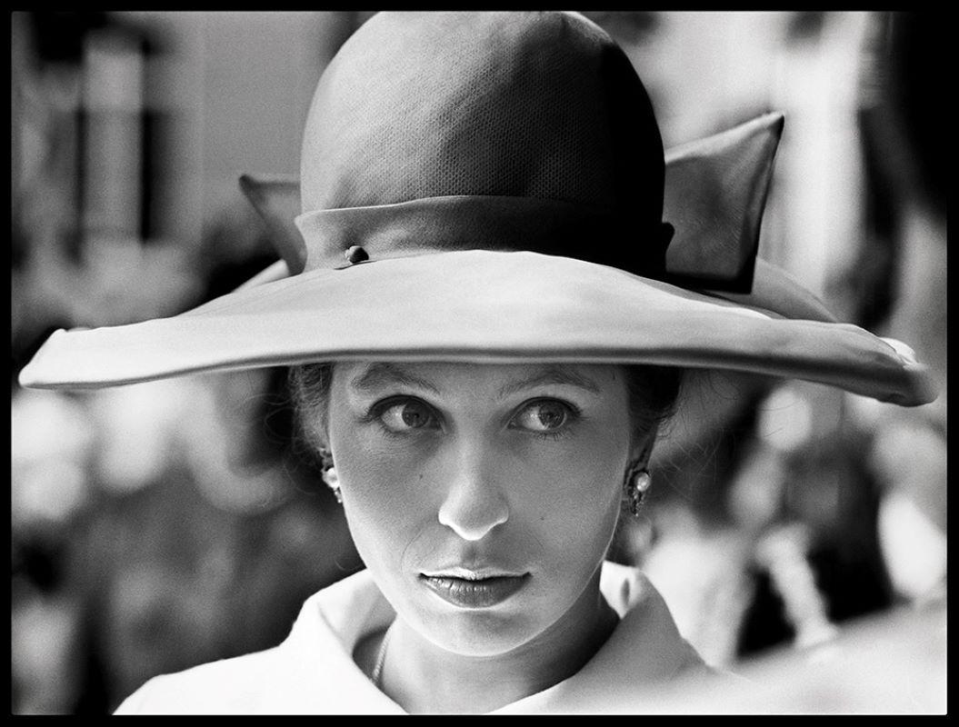 Princess Anne Hat 

By Arthur Steel 

Paper size: 54 x 41" / 137 x 104 cm

Silver Gelatin Print
1960 (printed later)
unframed
hand signed
edition of 20

note other print sizes and framing options are available, please enquire for details


Regarded