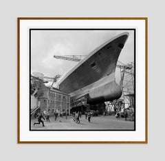 The QE II von Arthur Steel