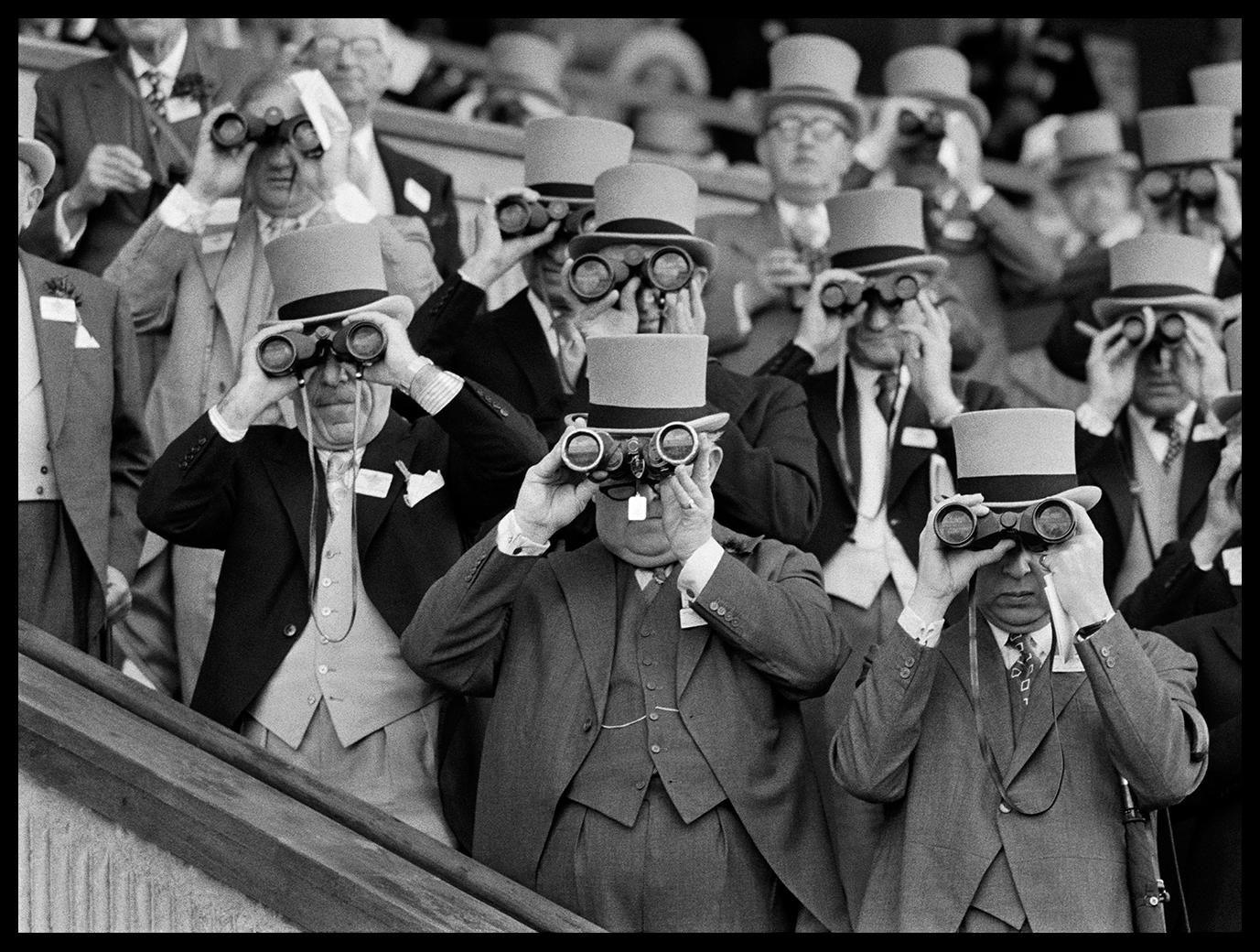 Upper Glasses Royal Ascot 

By Arthur Steel 

Paper size: 34 x 26" / 86x66 cm

Silver Gelatin Print
1970 (printed later)
unframed
hand signed
limited edition of 50

note other print sizes and framing options are available, please enquire for