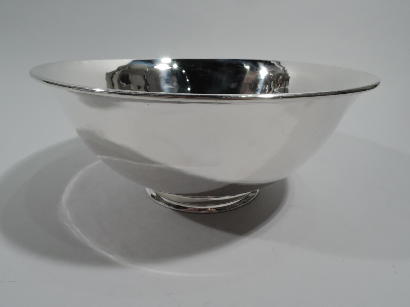 Hand-made sterling silver bowl. Made by Arthur Stone in Gardner, Mass., ca 1920. Traditional Revere form with curved sides and stepped inset foot. Fully marked including maker’s stamp and craftsman’s initial T for Herbert A. Taylor. Weight: 24.5