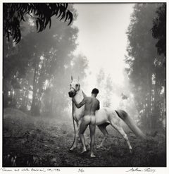 Le marié avec le cheval blanc arabe, CA