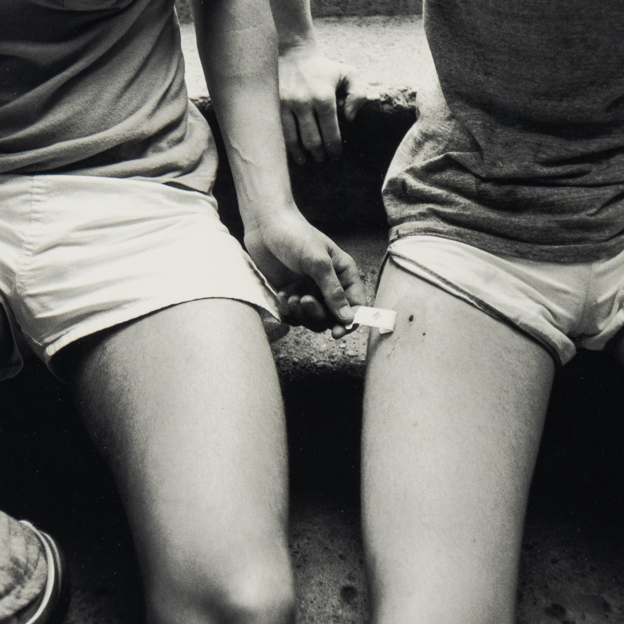 Coureurs adolescents - Contemporain Photograph par Arthur Tress