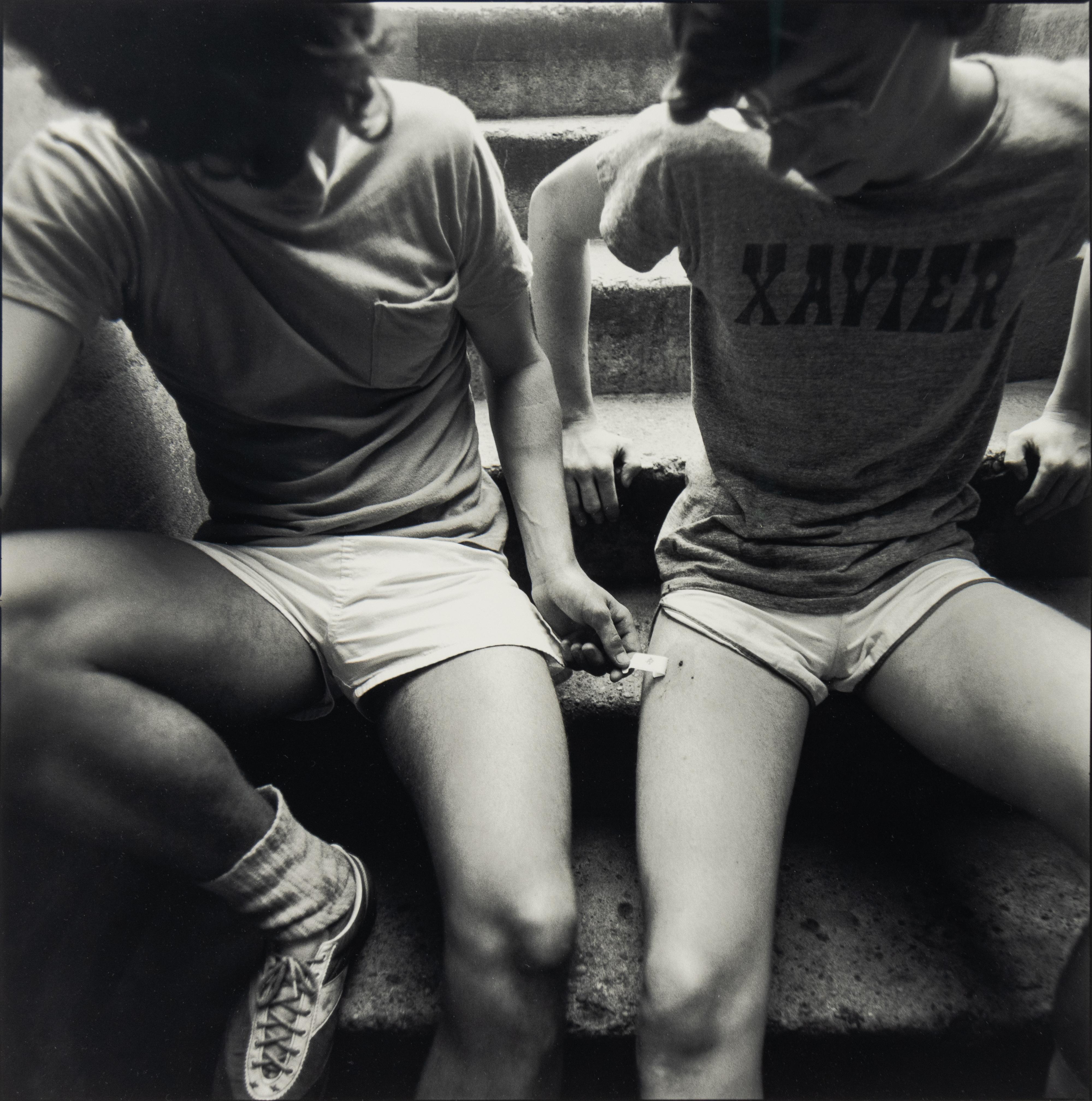 Black and White Photograph Arthur Tress - Coureurs adolescents