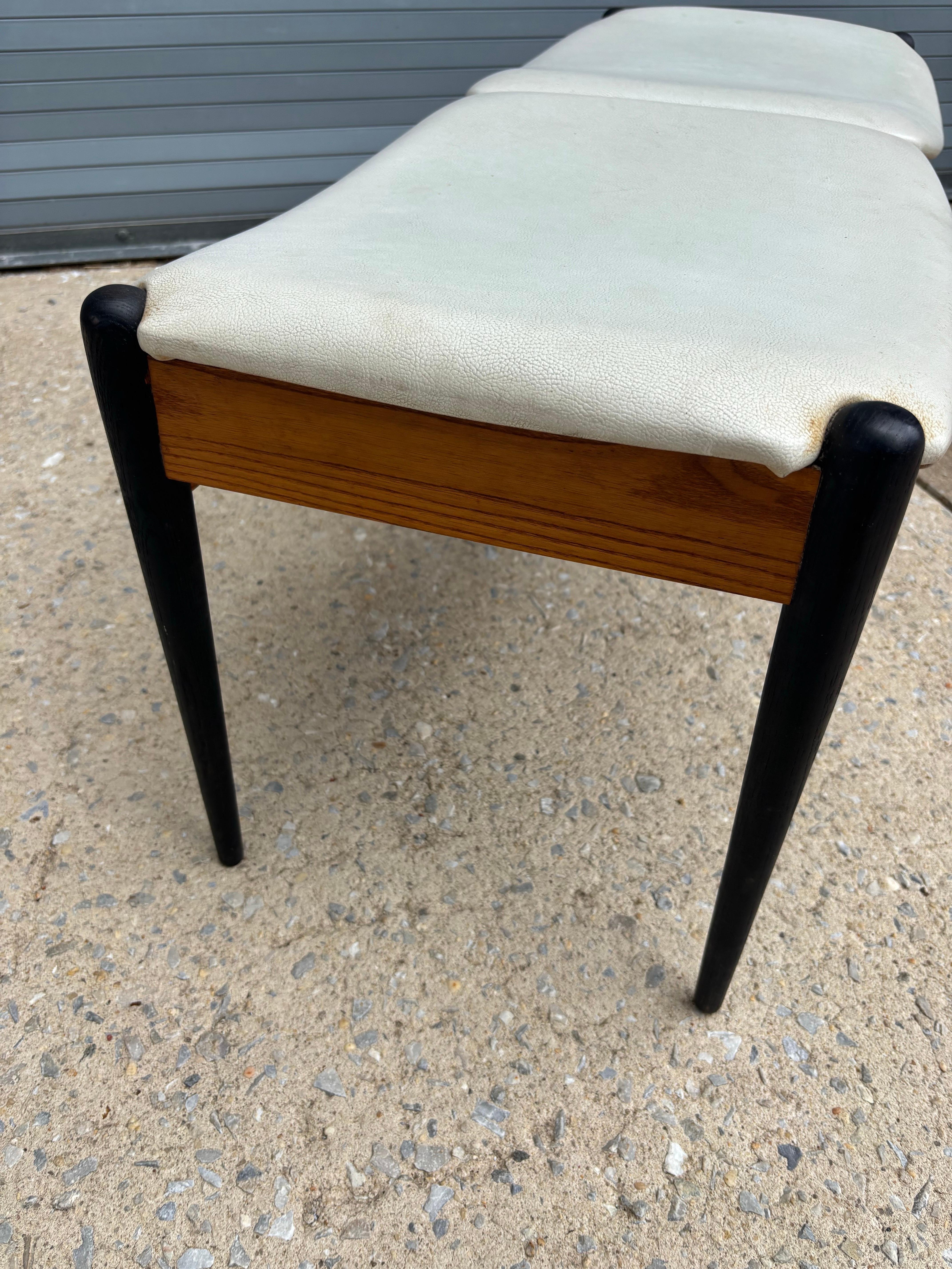 Arthur Umamoff, 2-Sitz-Bank für Washington Wood Products (Moderne der Mitte des Jahrhunderts) im Angebot