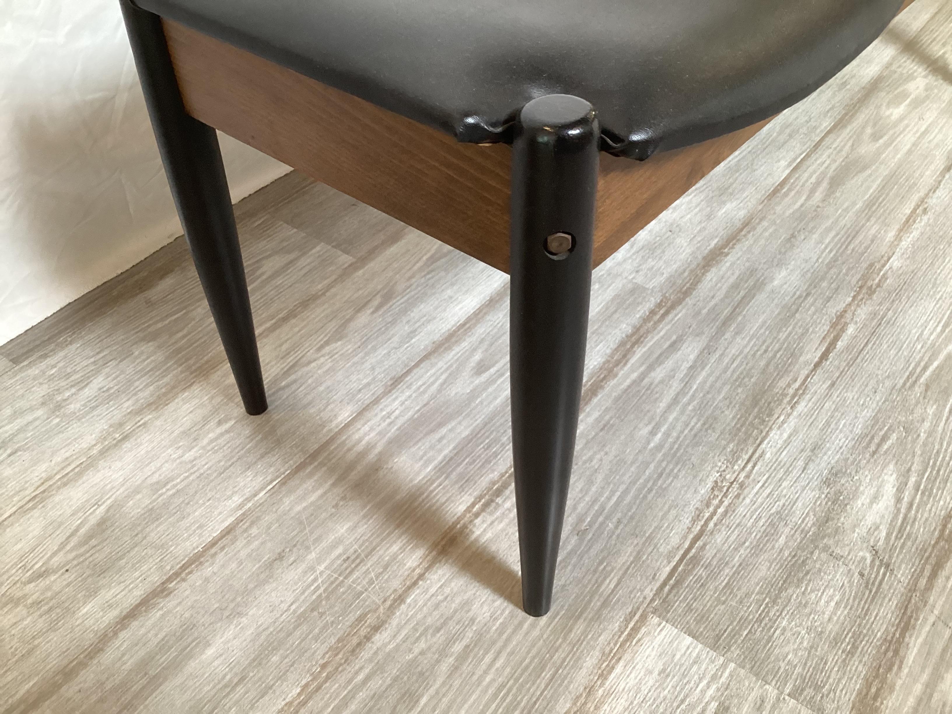 Bois Arthur Umanoff attr. for John Stuart Mid-Century Sculptured Bench en vente