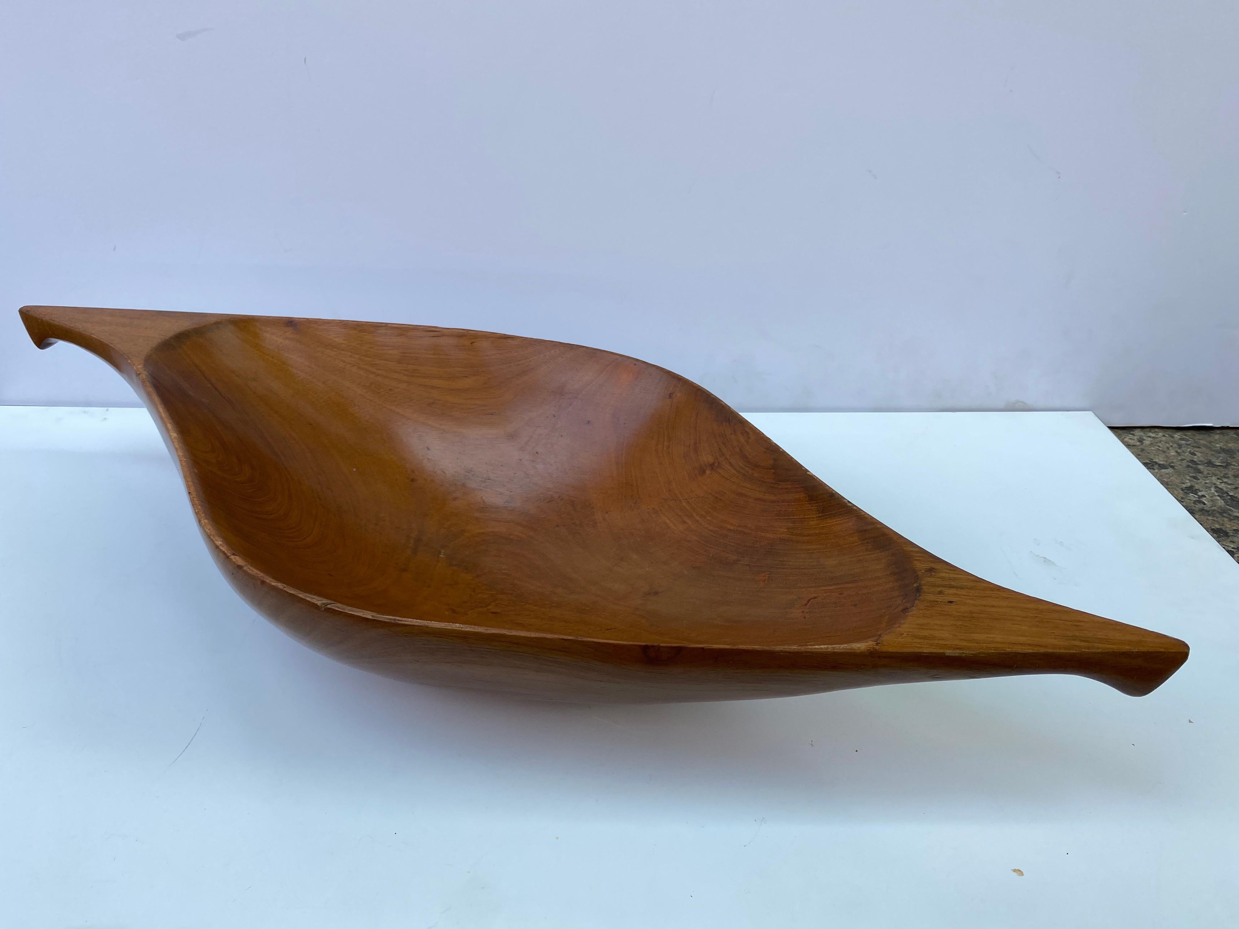 Arthur Umanoff large center bowl, Taverneau canoe bowl produced in Haiti and retailed through Raymor. Has a couple dings but overall still very nice! great scale and size!