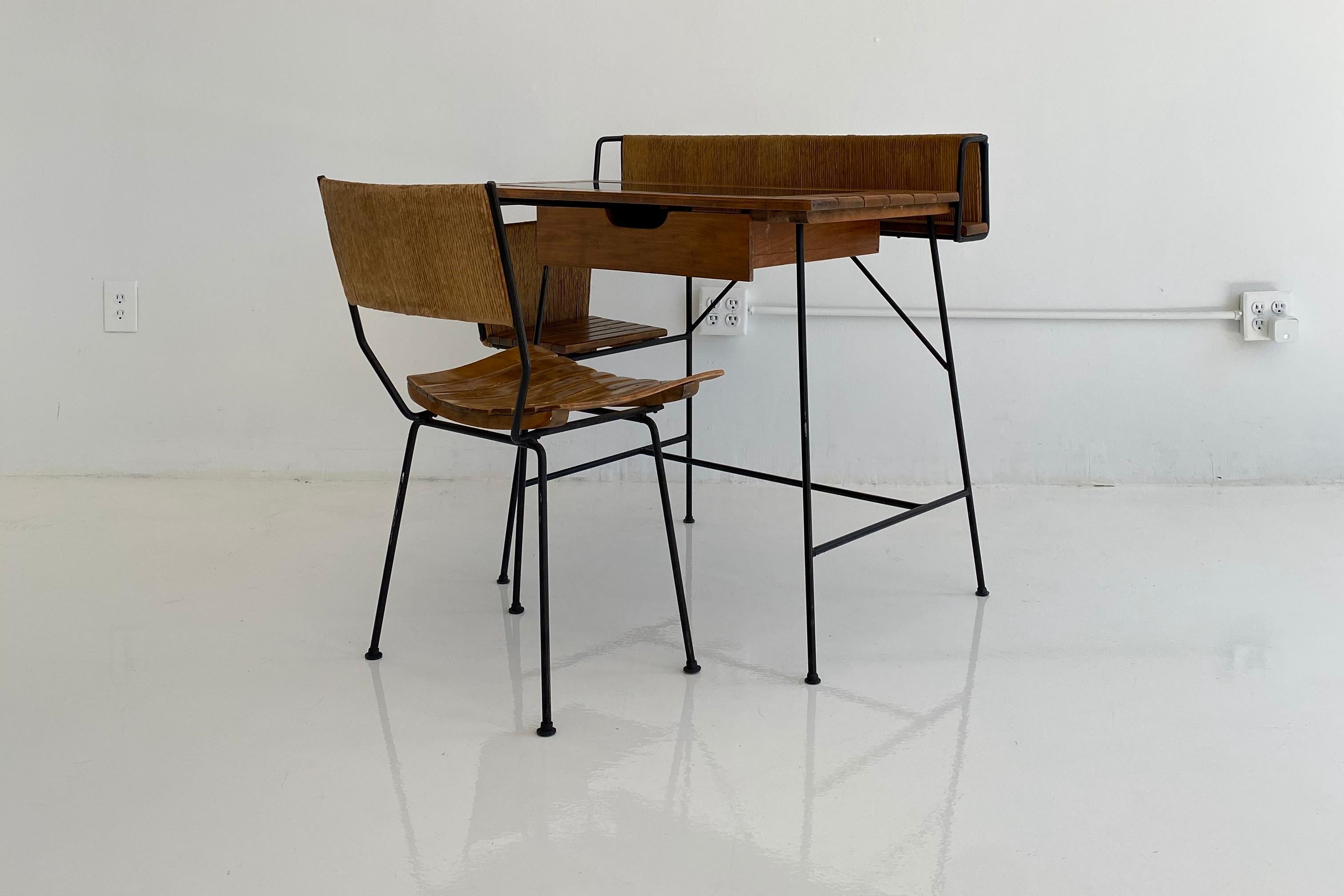 Schreibtisch und Stuhl von Arthur Umanoff im Angebot 5