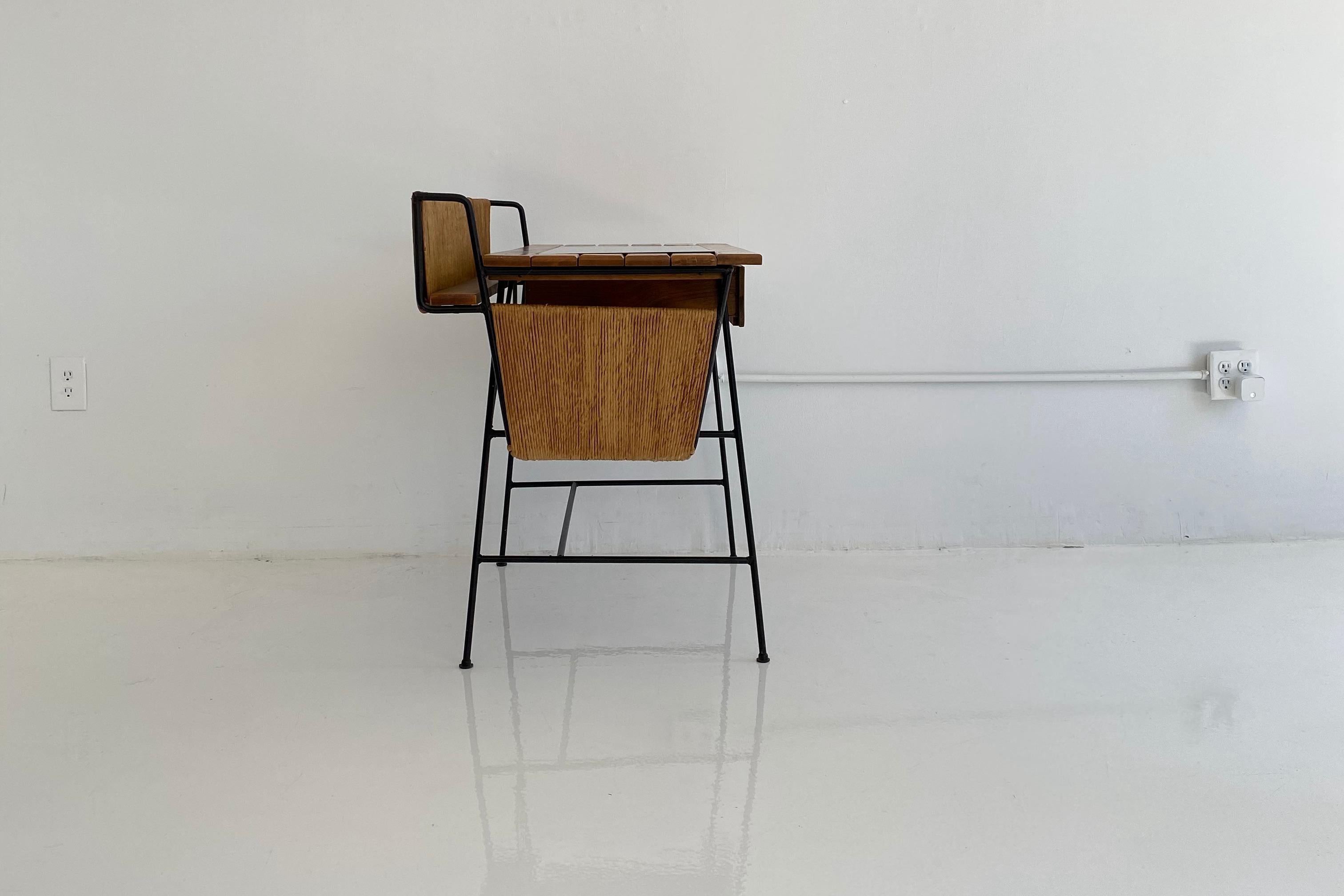 Milieu du XXe siècle Bureau et chaise Arthur Umanoff en vente