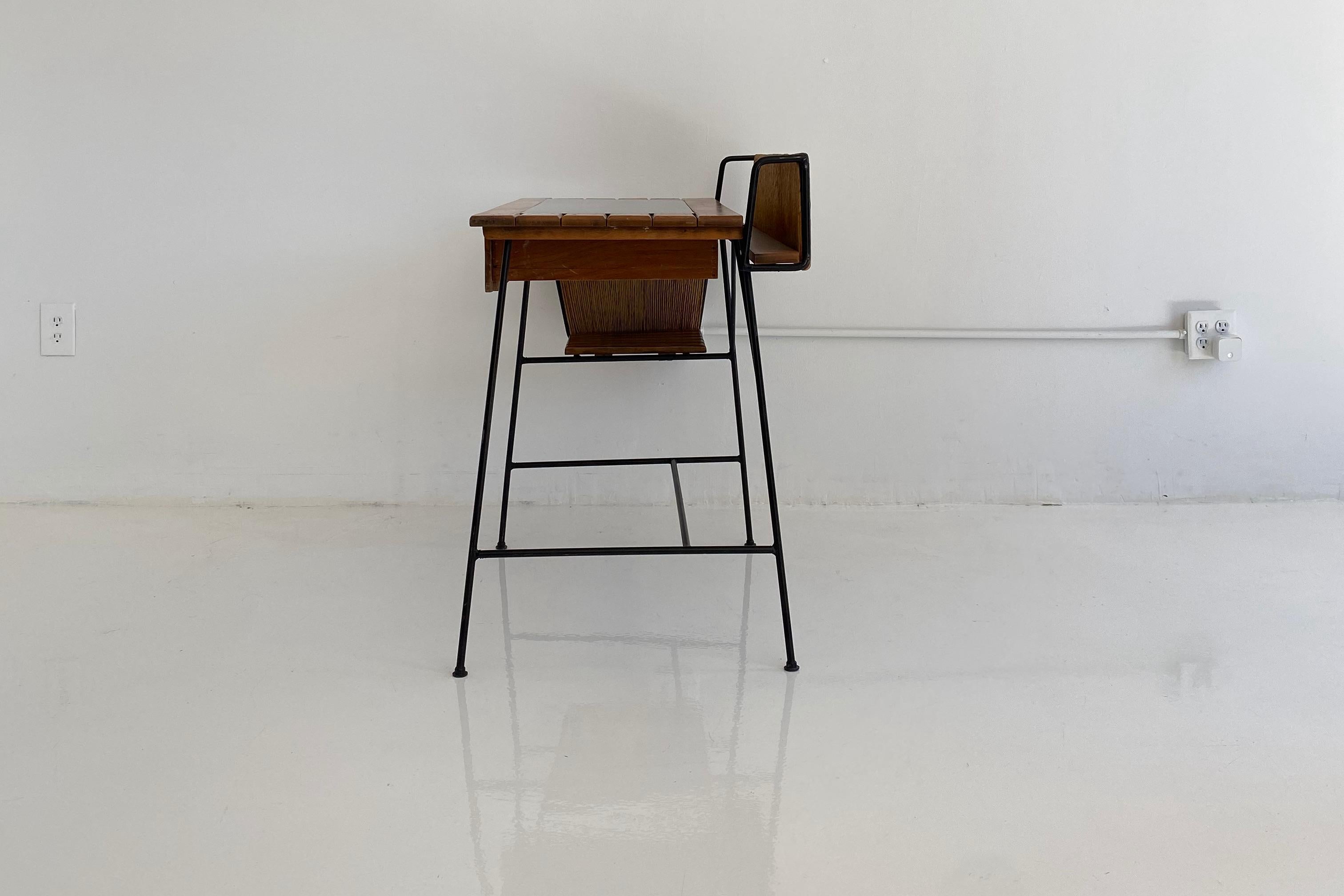 Arthur Umanoff Desk and Chair For Sale 2