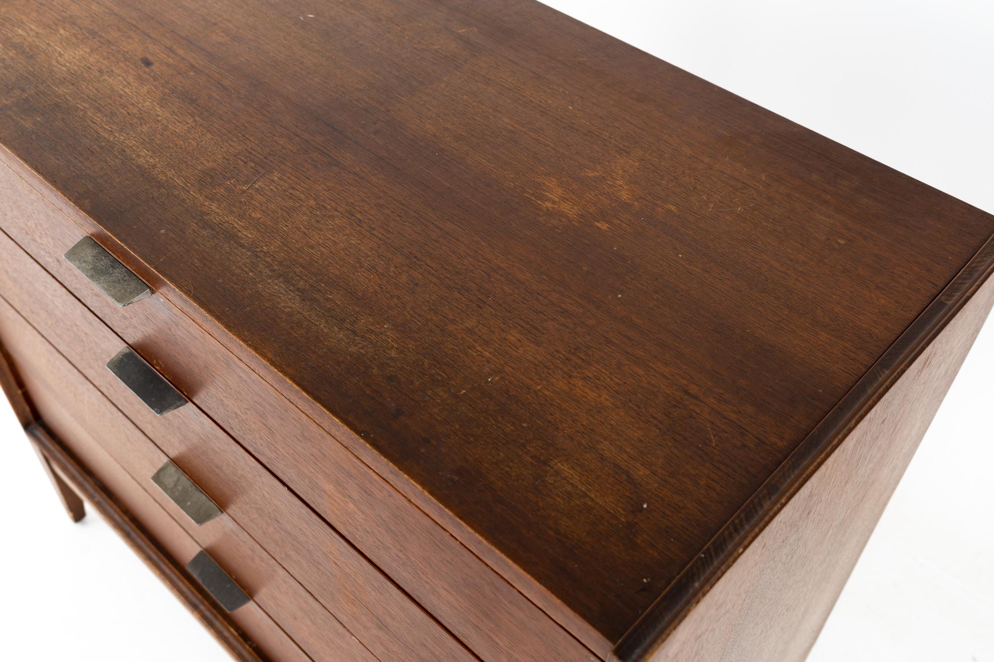 Mid-Century Modern Arthur Umanoff for Cavalier Furniture Mid Century 4 Drawer Dresser