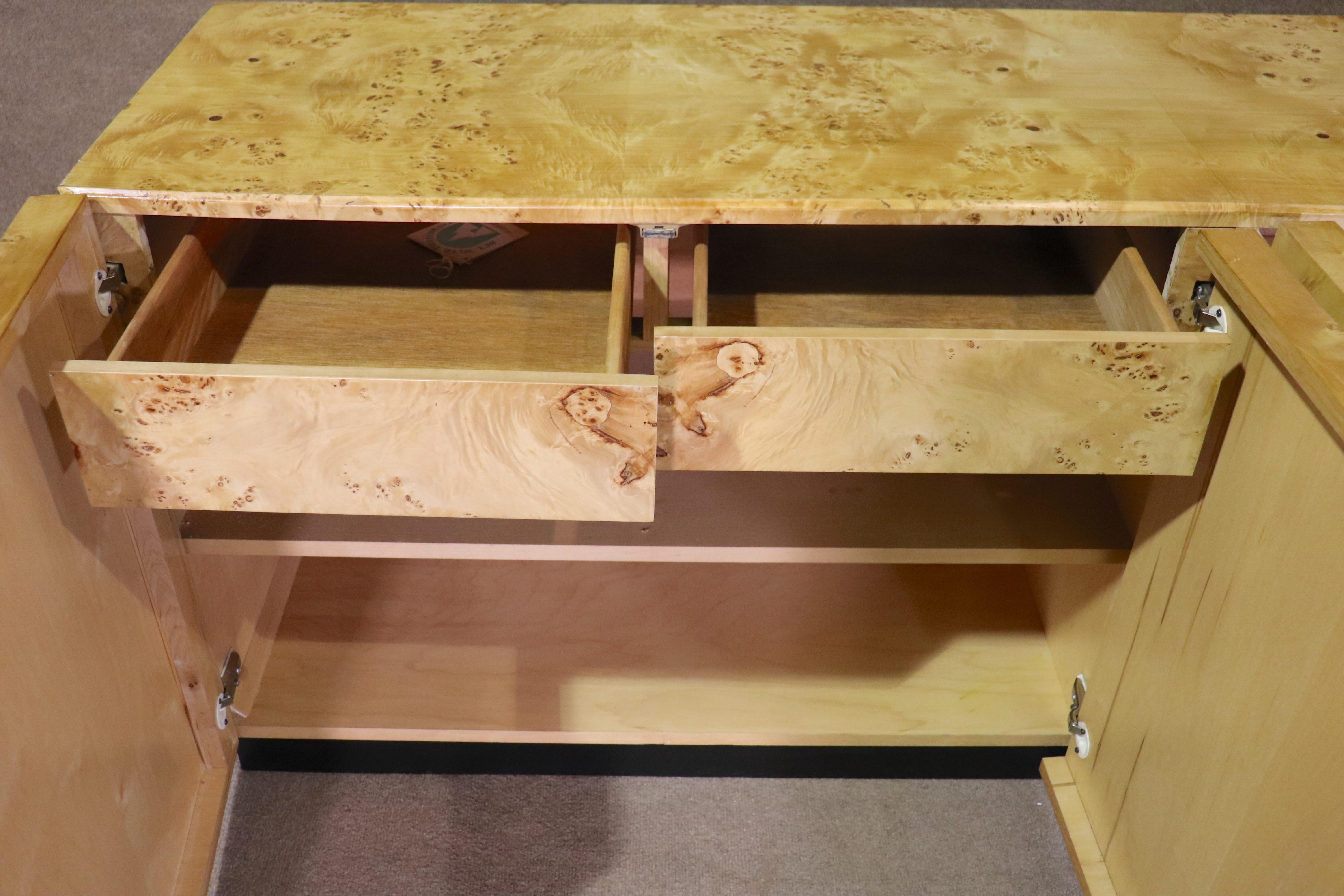 Arthur Umanoff for Dillingham Burl Sideboard For Sale 3