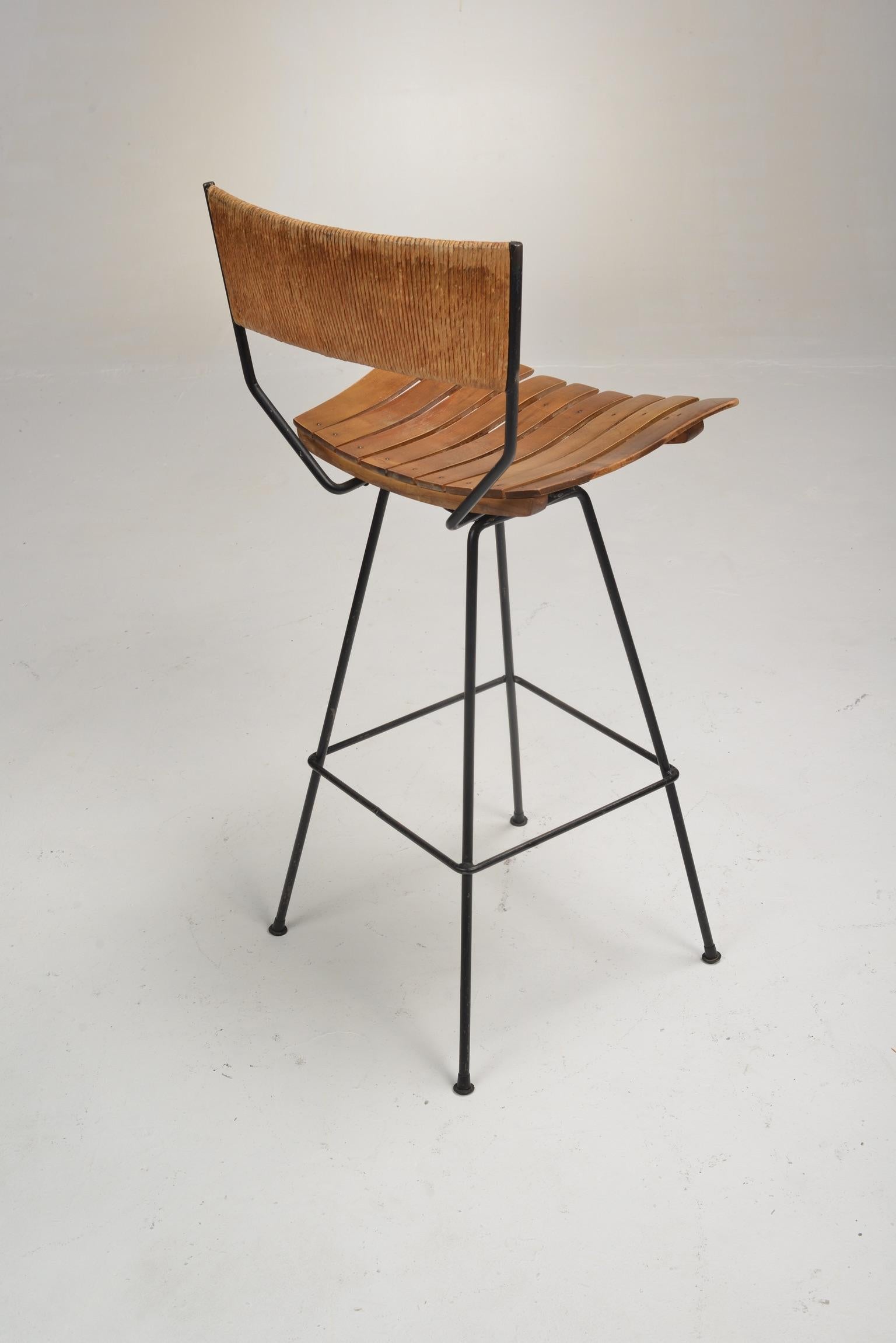 Arthur Umanoff for Raymor Iron Swivel Bar stools In Good Condition For Sale In Los Angeles, CA