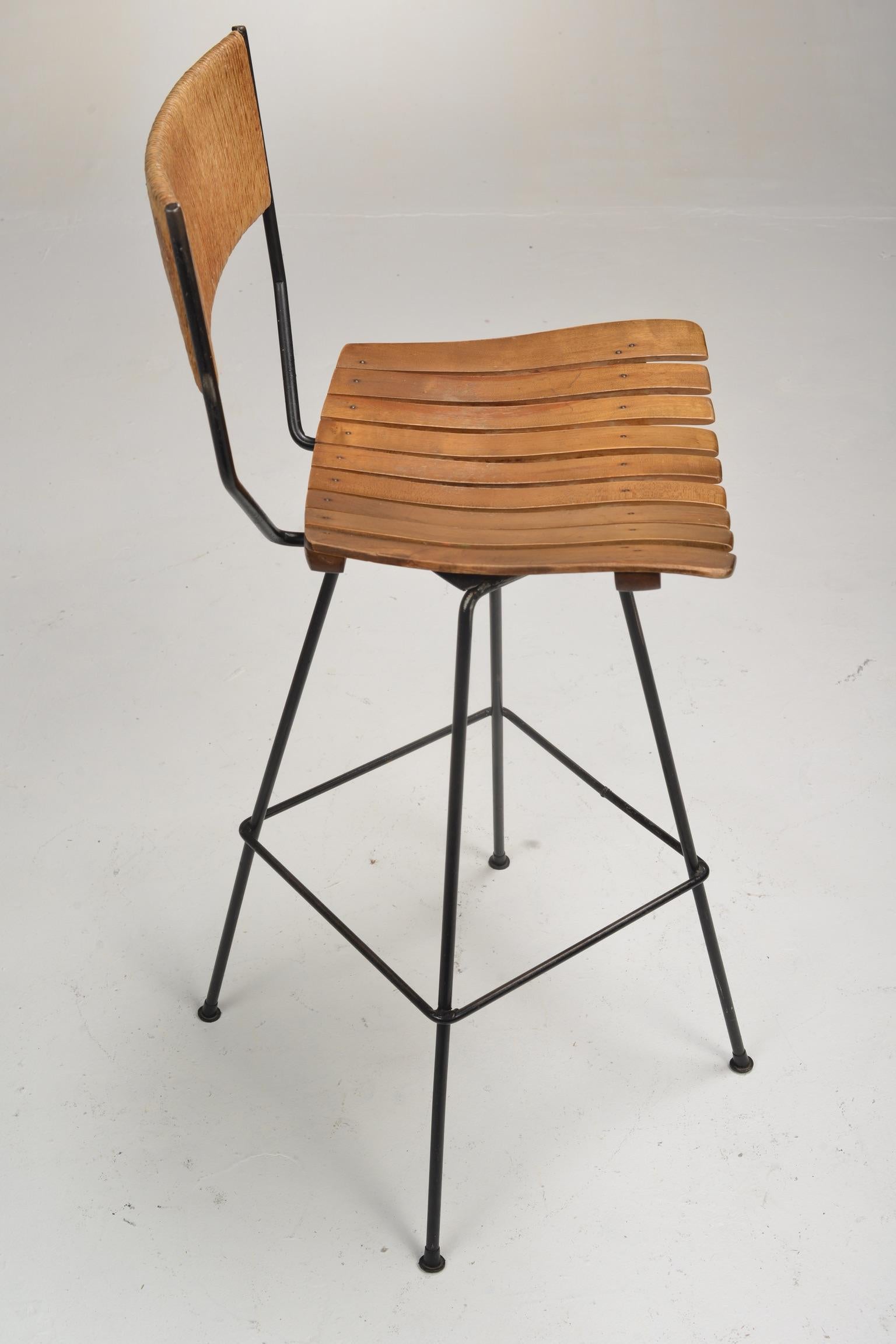 Arthur Umanoff for Raymor Iron Swivel Bar stools For Sale 2