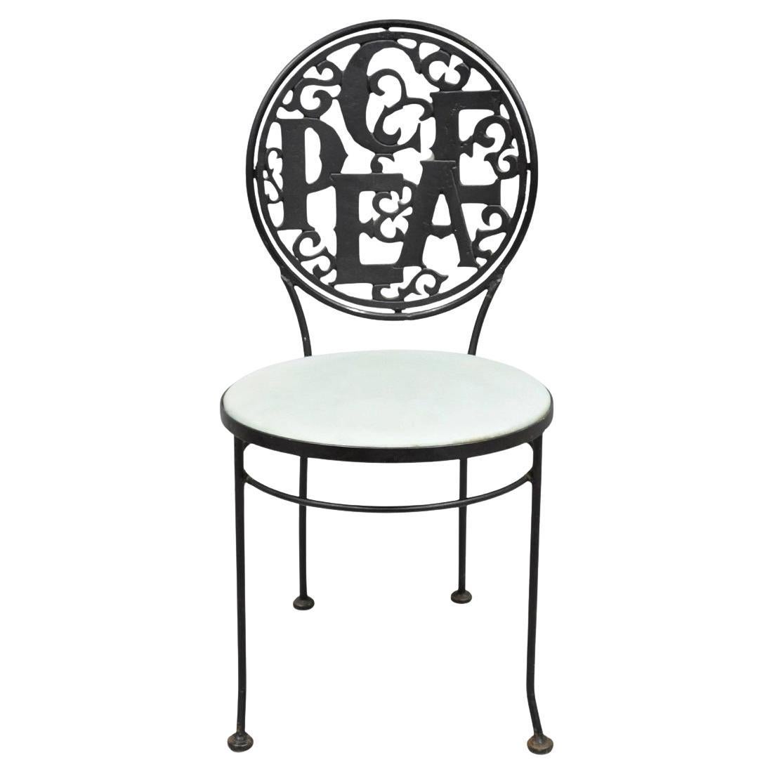 Arthur Umanoff pour Shaver Howard "Peace 
Love" Chaise d
appoint de bistrot en fer forgé en vente
