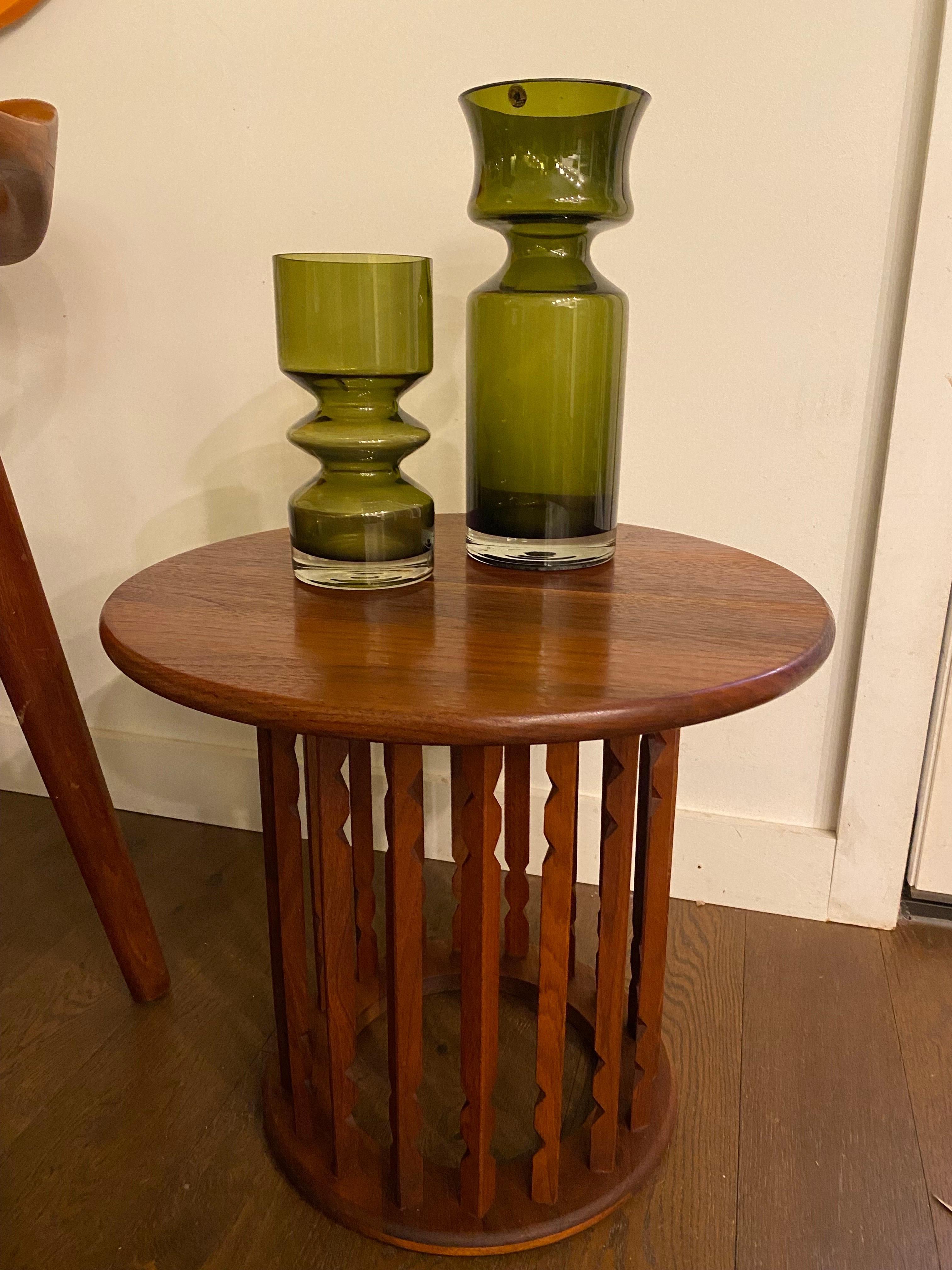 Arthur Umanoff for Washington Woodcraft Walnut Side Table For Sale 2