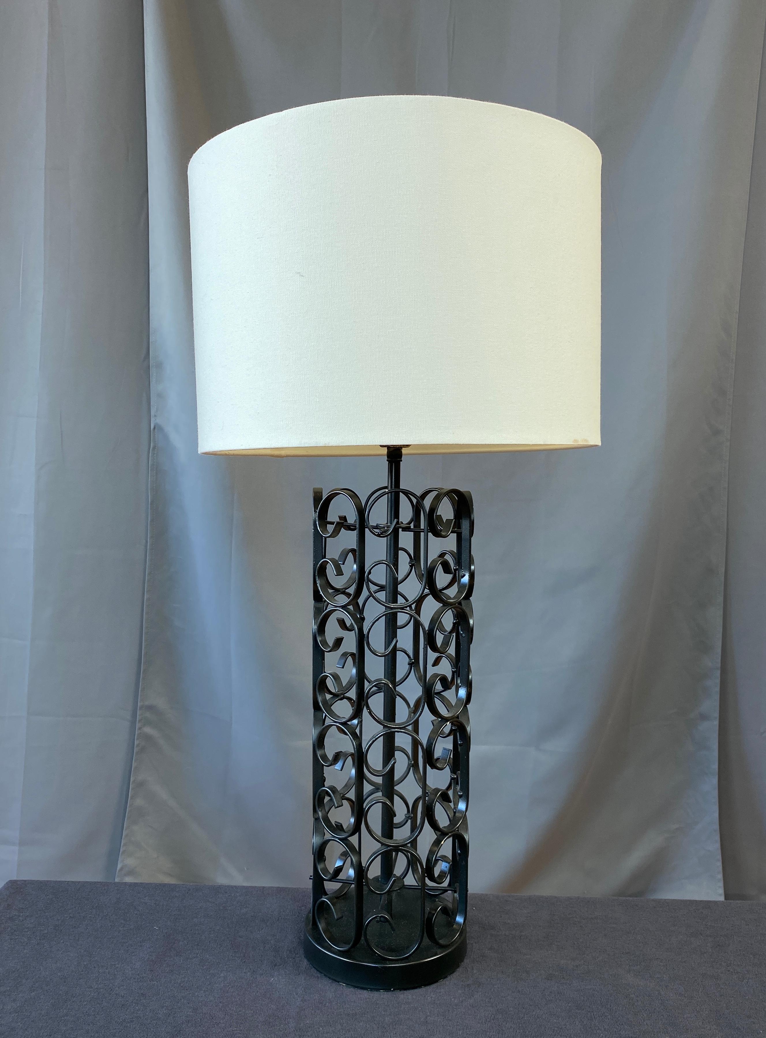 Offered here is a Arthur Umanoff designed table lamp part of the Granada Collection for Boyeur Scott, circa 1960s
Lamp is 23 inches to the top of it's socket.
