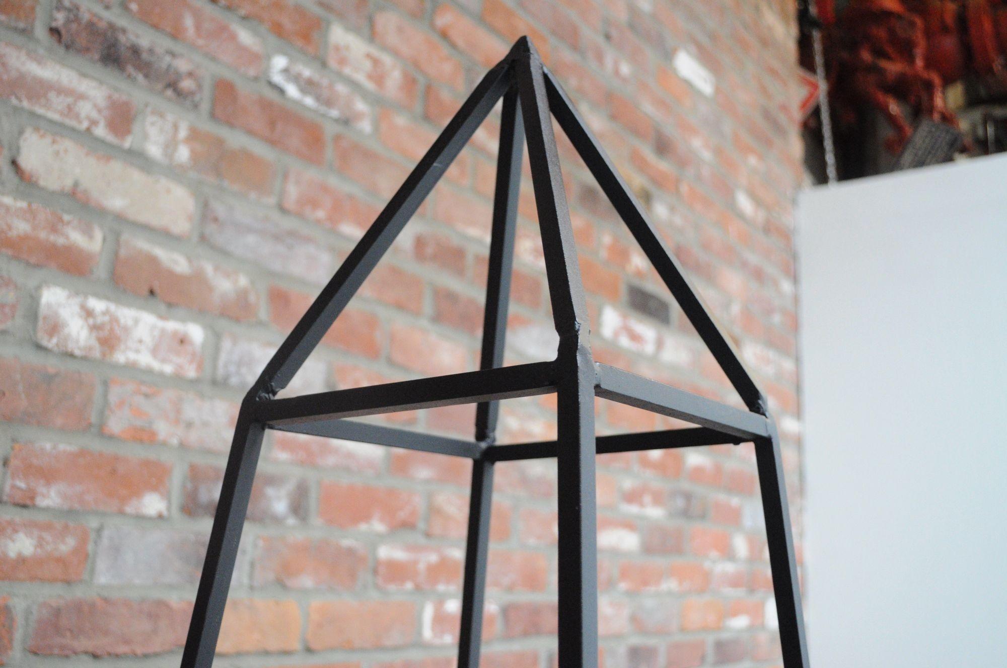 American Arthur Umanoff Iron Obelisk Pyramid-Form Freestanding Shelving Unit/Etagere For Sale