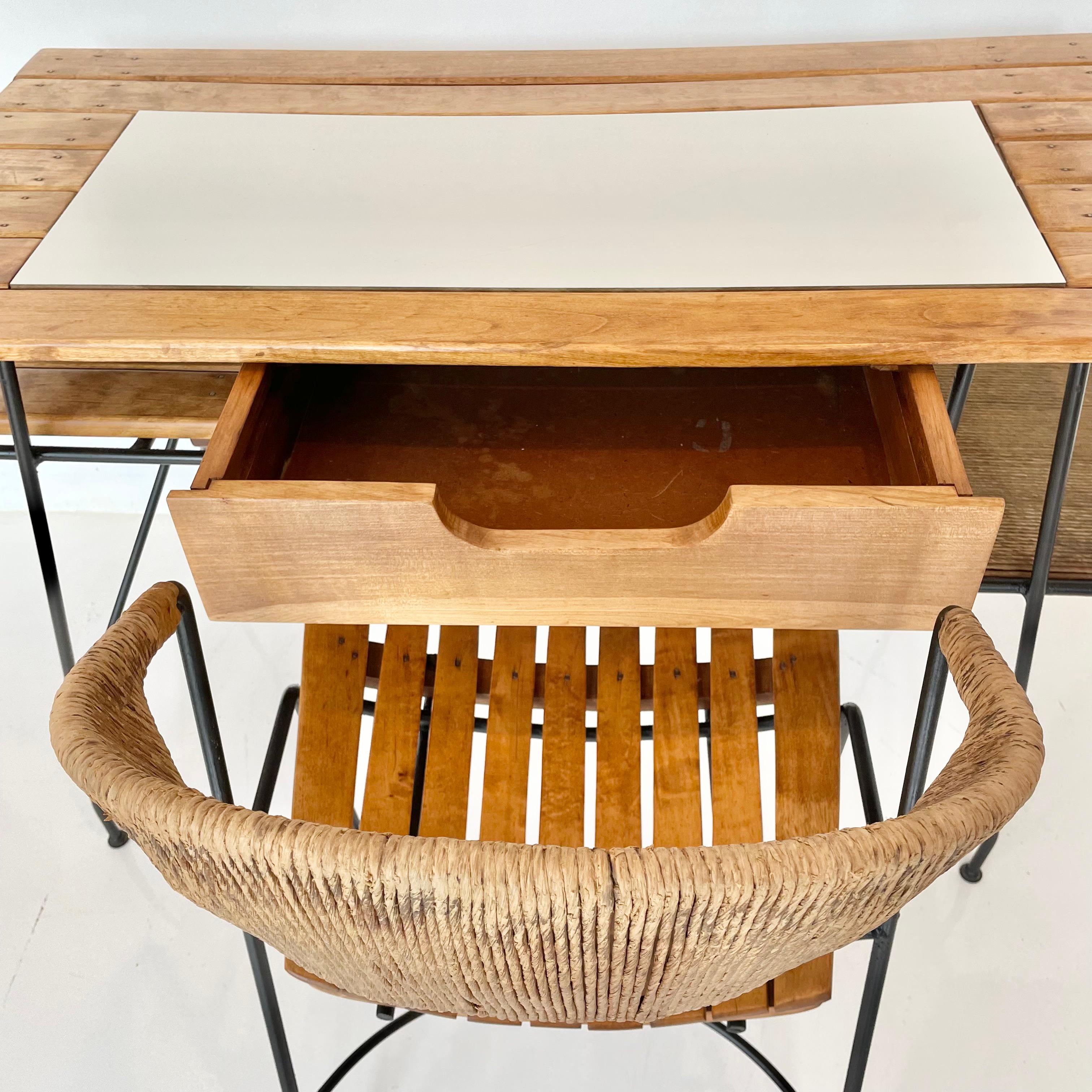 Arthur Umanoff - Bureau et chaise sculpturaux assortis en vente 9