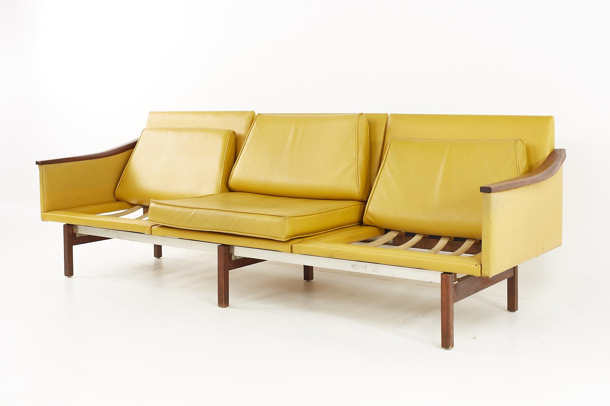 Arthur Umanoff Dreisitzer-Sofa aus der Mitte des Jahrhunderts (Moderne der Mitte des Jahrhunderts) im Angebot