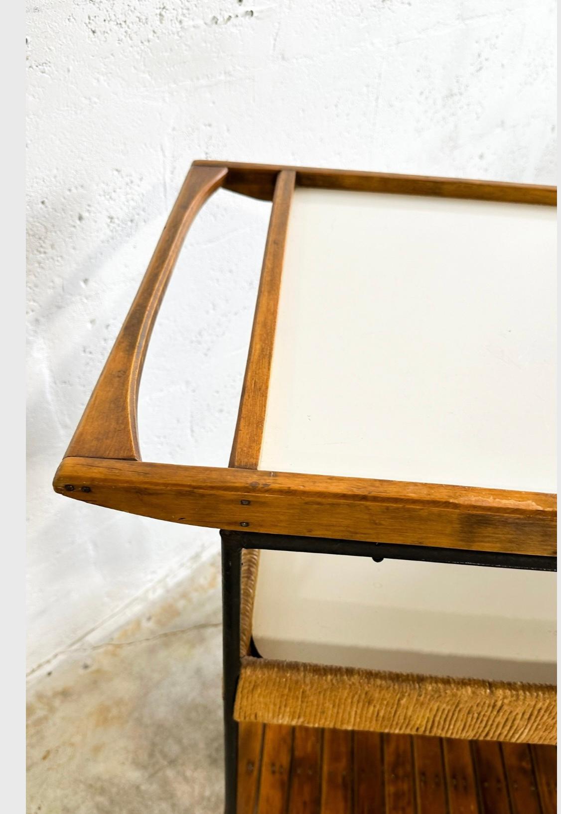 Carrito de bar Arthur Umanoff Mid Century Serving Metal en venta