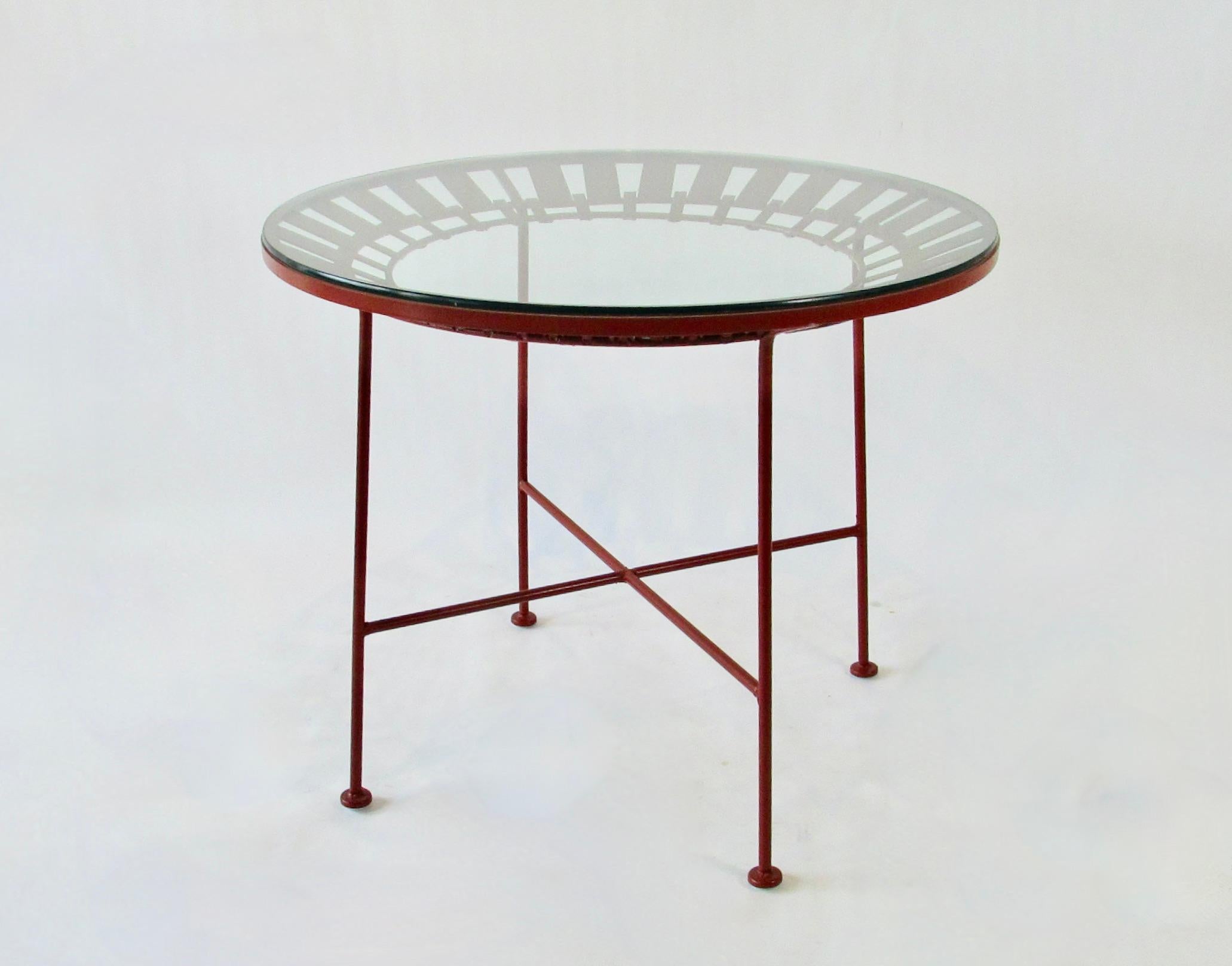 Arthur Umanoff table ronde en fer forgé avec quatre chaises en finition terre cuite en vente 10