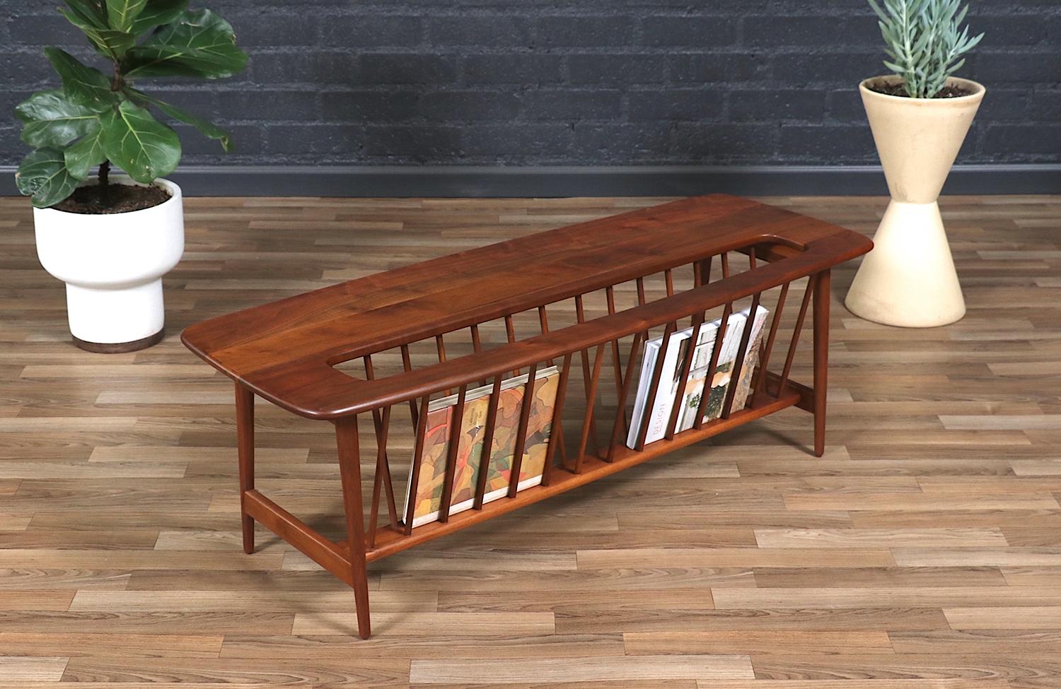 Mid-Century Modern Expertly Restored - Arthur Umanoff Spindle Coffee Table w/ Magazine Shelf For Sale
