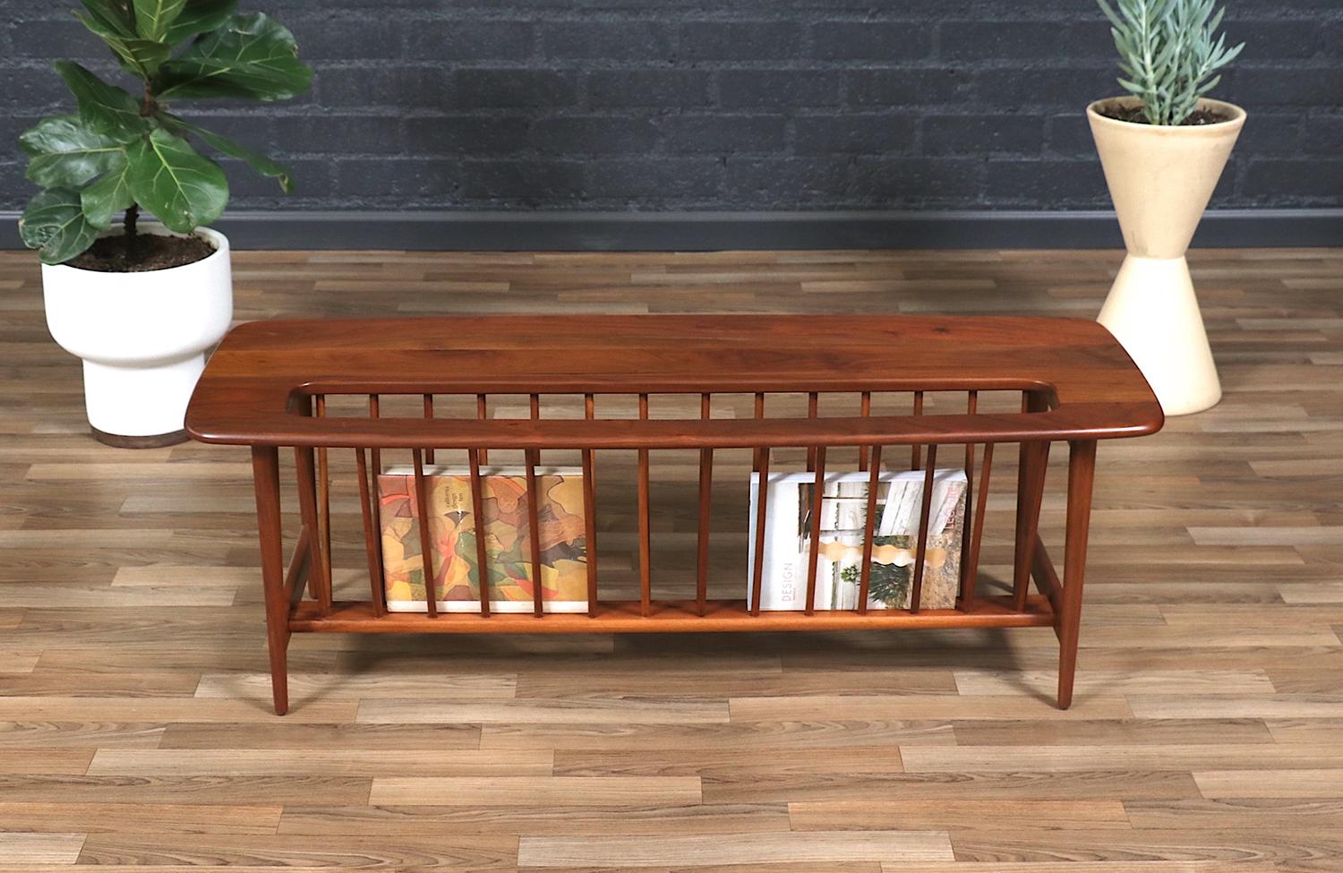 American Expertly Restored - Arthur Umanoff Spindle Coffee Table w/ Magazine Shelf For Sale