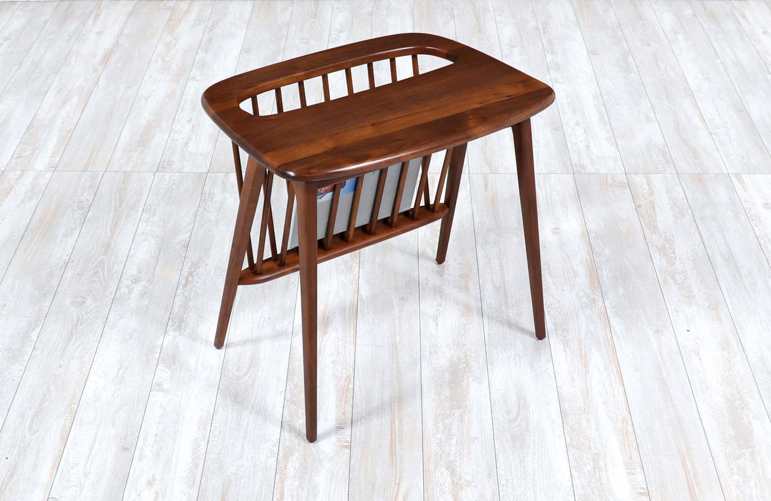 Mid-Century Modern Arthur Umanoff Spindle Side Table with Magazine Rack for Washington Woodcraft