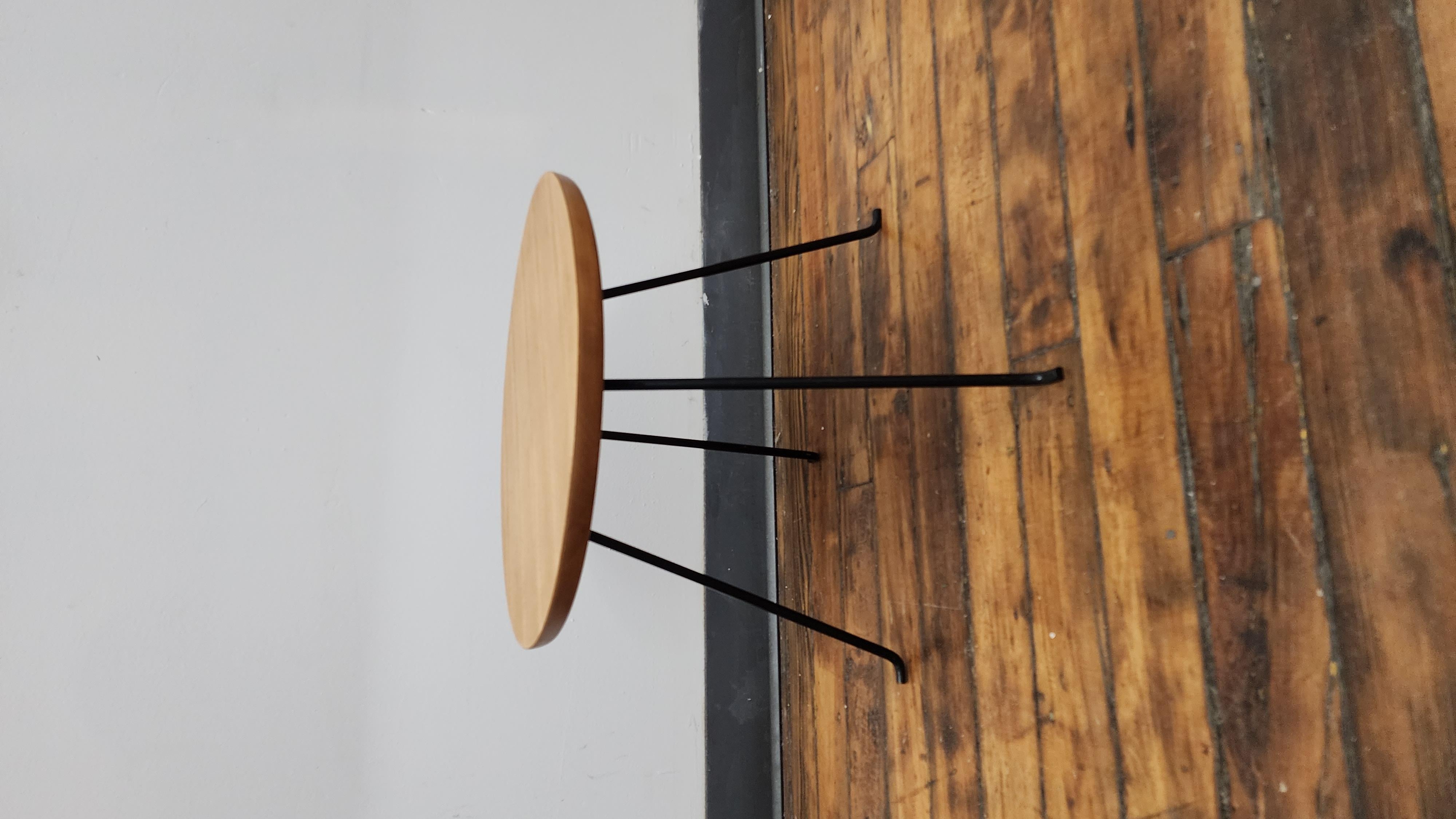 Arthur Umanoff Stil Mid Century Modern Low Beistelltisch (Moderne der Mitte des Jahrhunderts) im Angebot