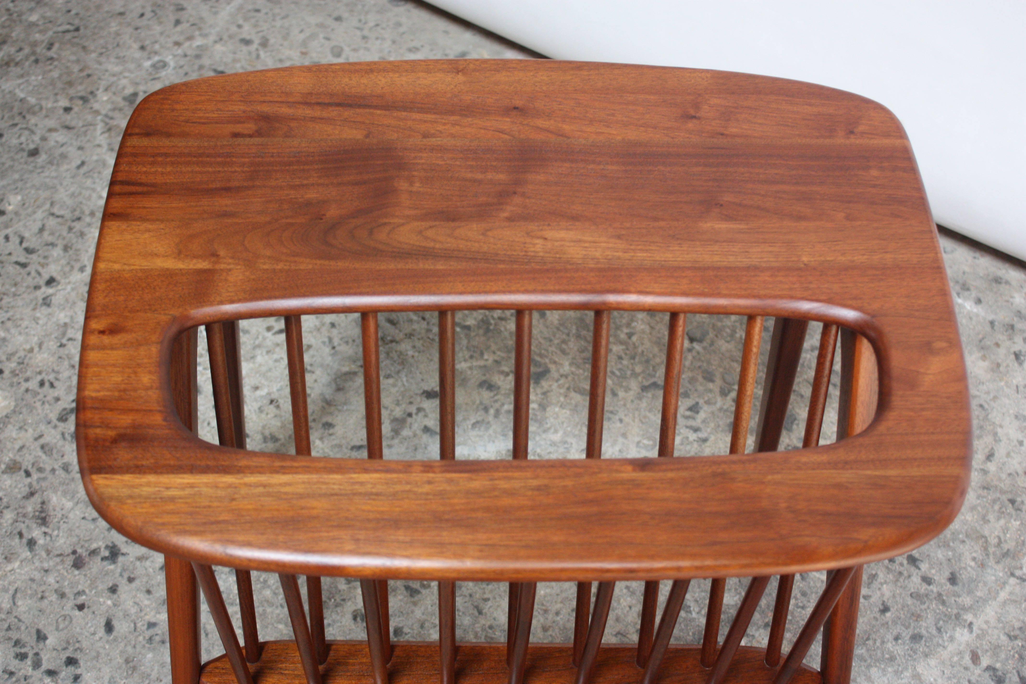 Arthur Umanoff Walnut Occasional Table with Magazine Rack In Excellent Condition In Brooklyn, NY