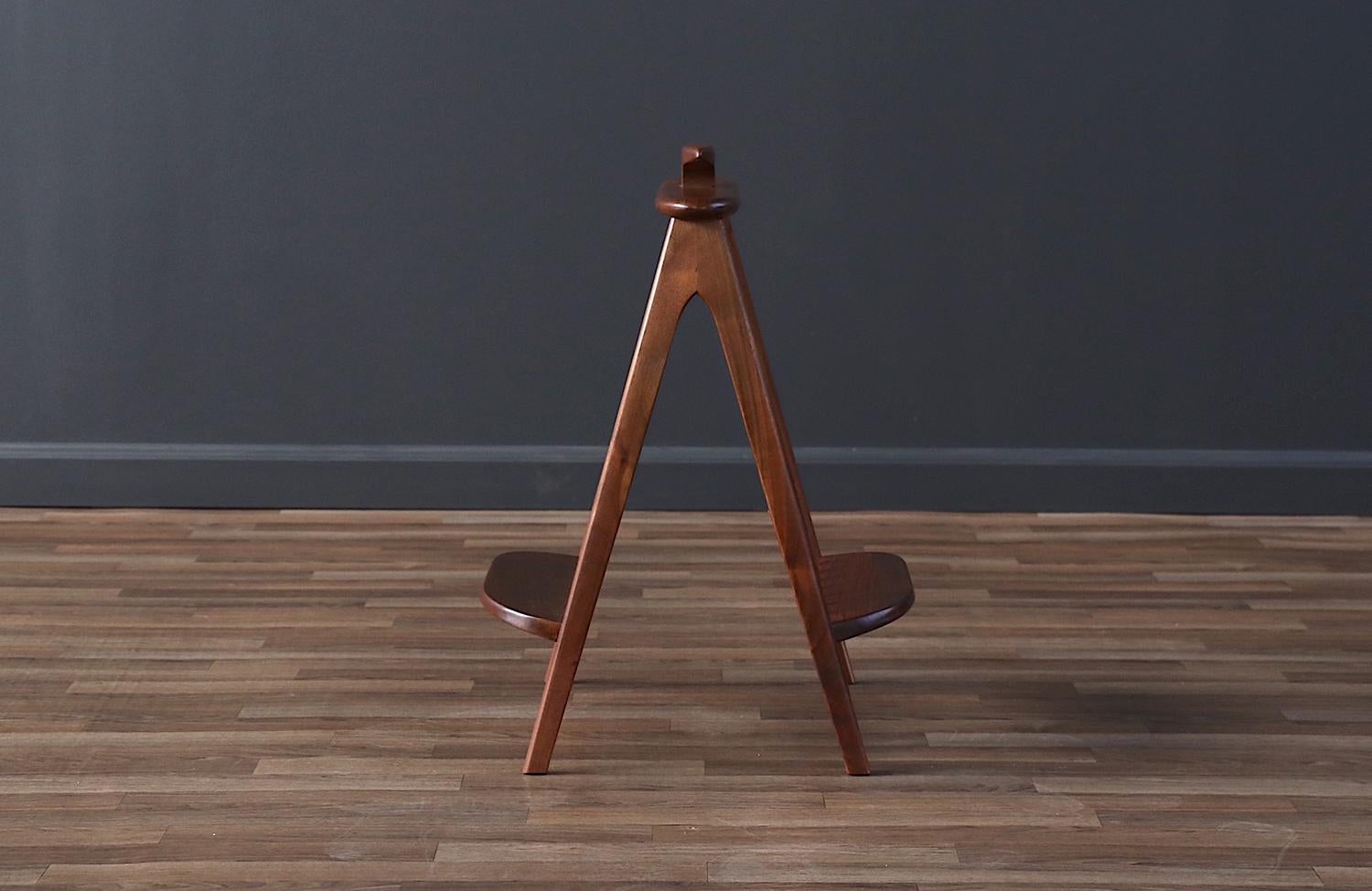 Américain Porte-revues sculpté Arthur Umanoff pour Washington Woodcraft en vente