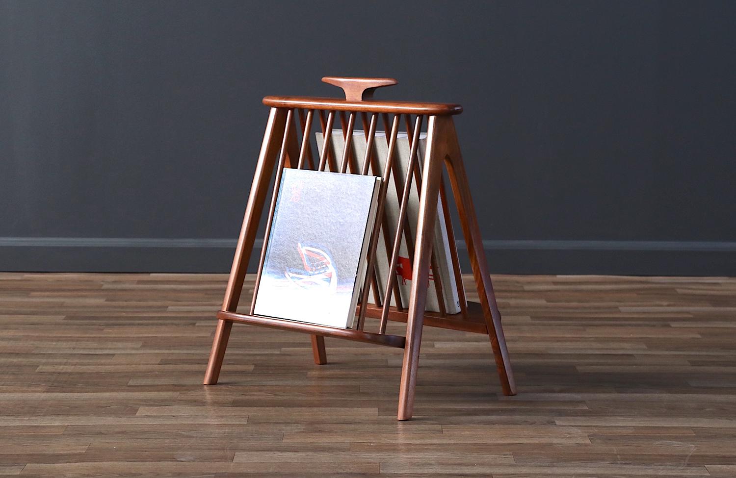 Milieu du XXe siècle Porte-revues sculpté Arthur Umanoff pour Washington Woodcraft en vente