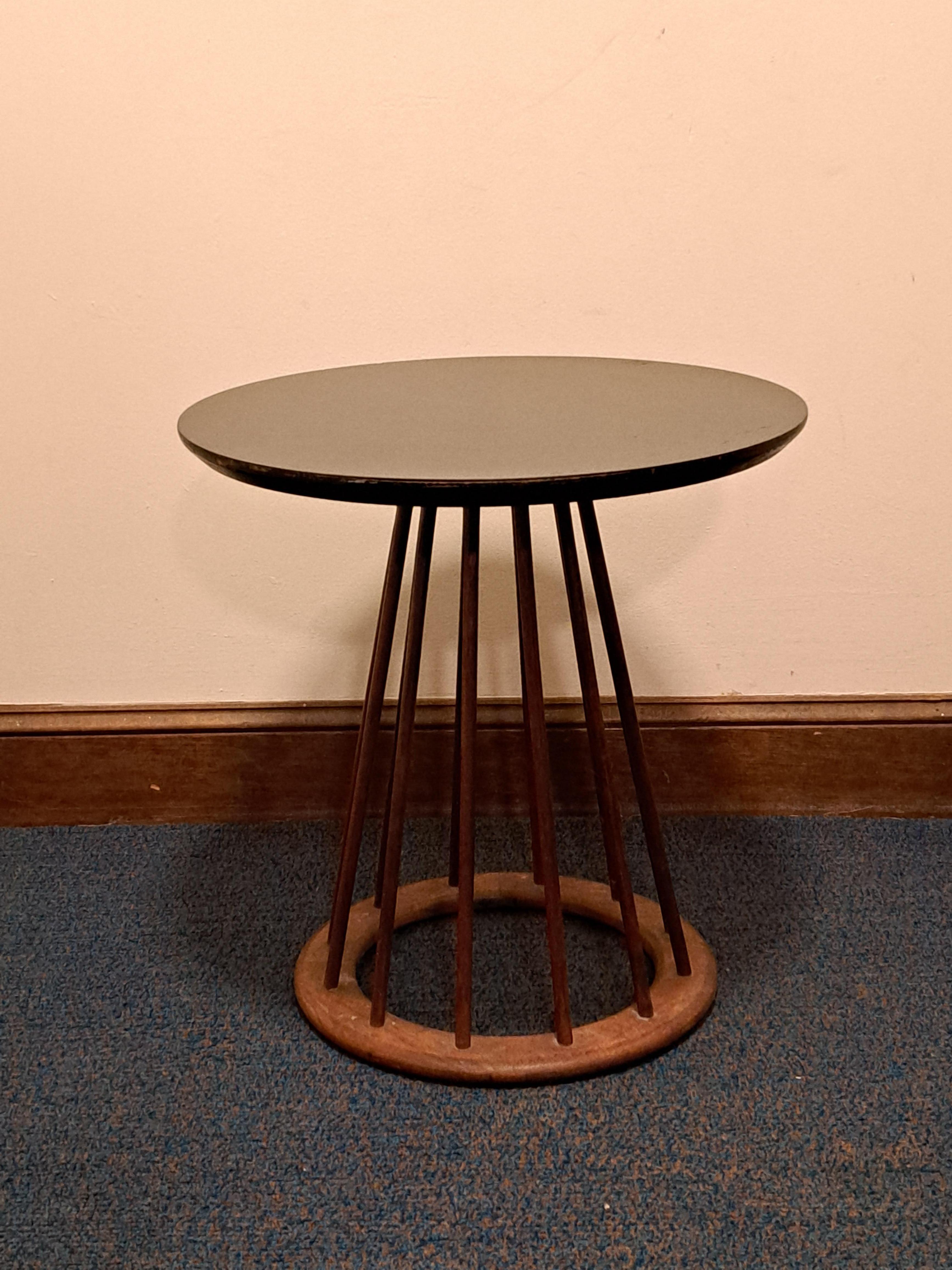 Mid-Century Modern Arthur Umanoff Walnut Spindle Side/End Table  For Sale