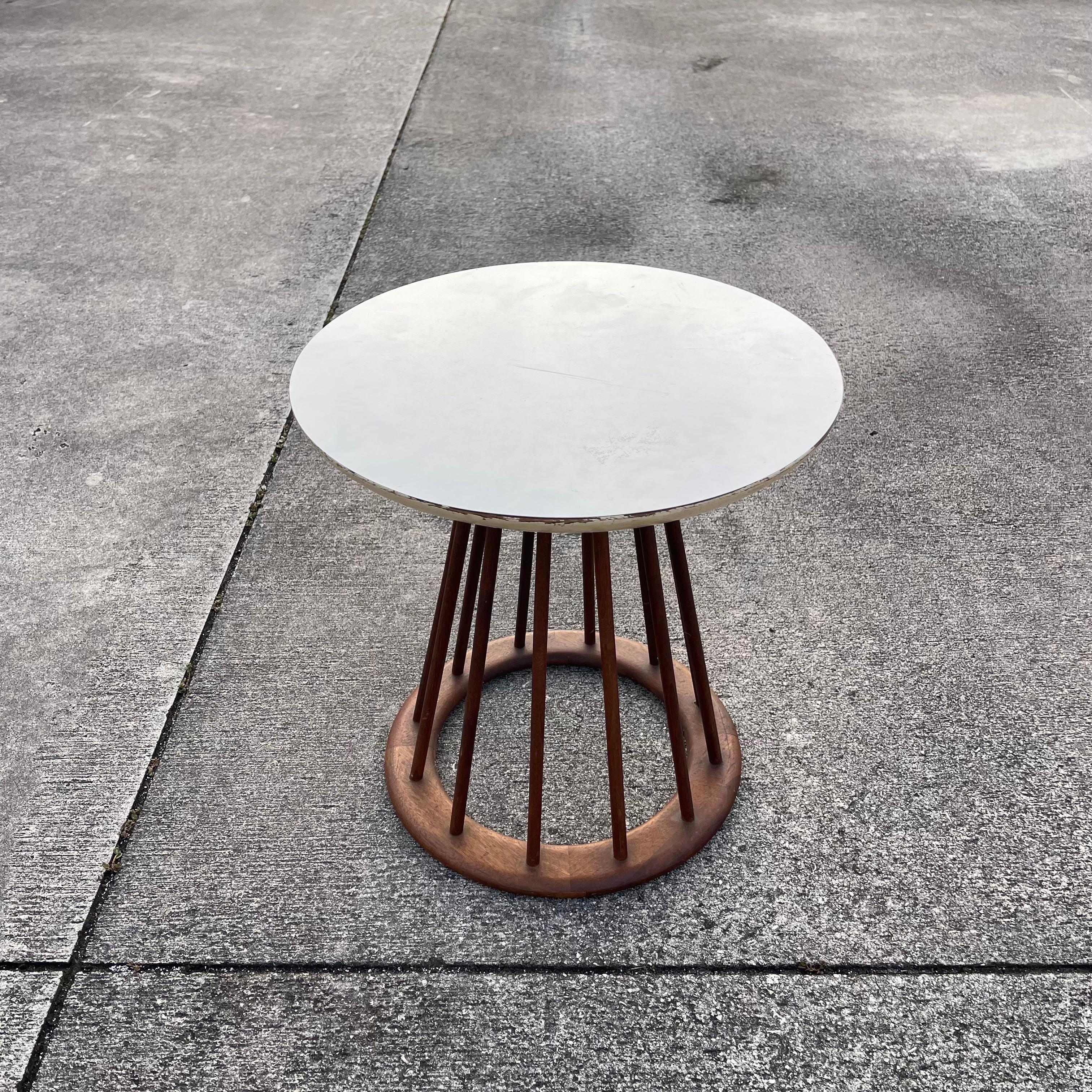 Mid-20th Century Arthur Umanoff Walnut Spindle Side Table, Mid-Century Modern c.1960s For Sale