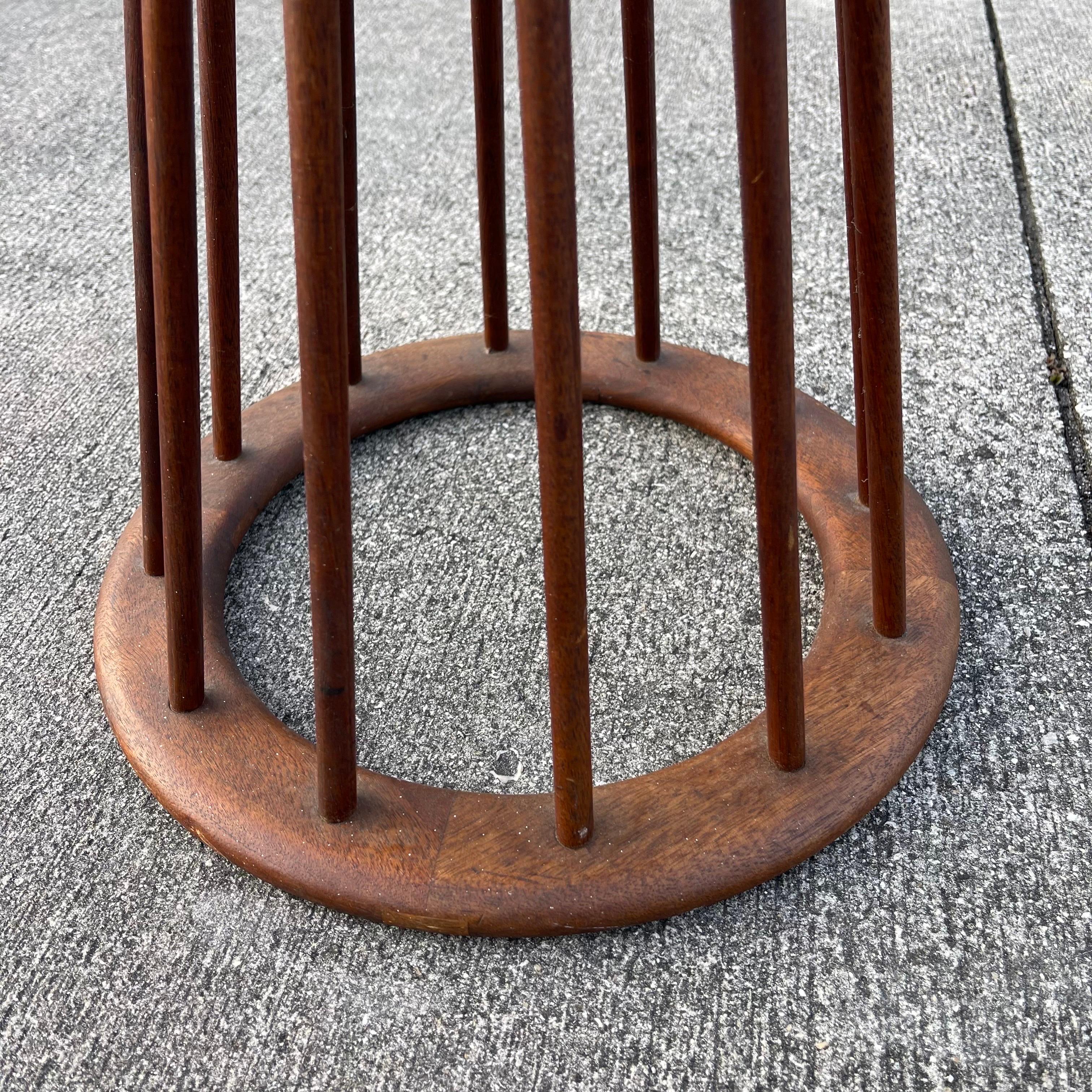 Arthur Umanoff Walnut Spindle Side Table, Mid-Century Modern c.1960s For Sale 3